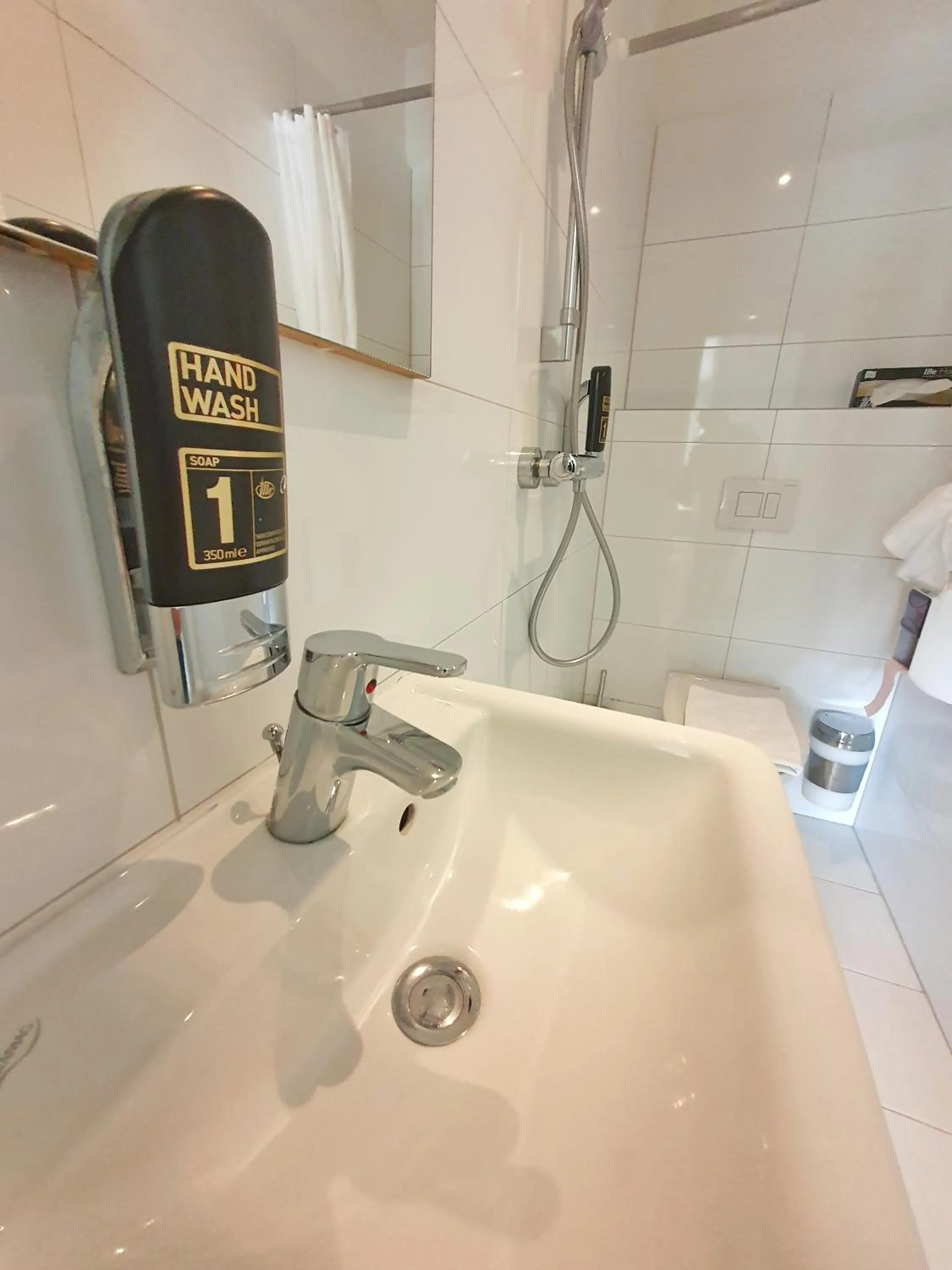 Bathroom in Aparthotel Jonas