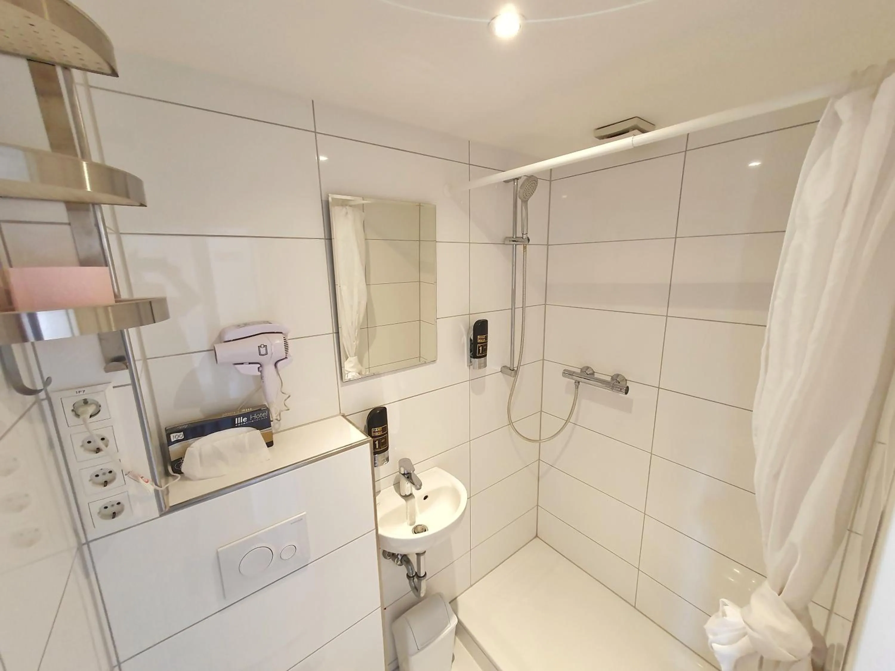 Shower in Aparthotel Jonas