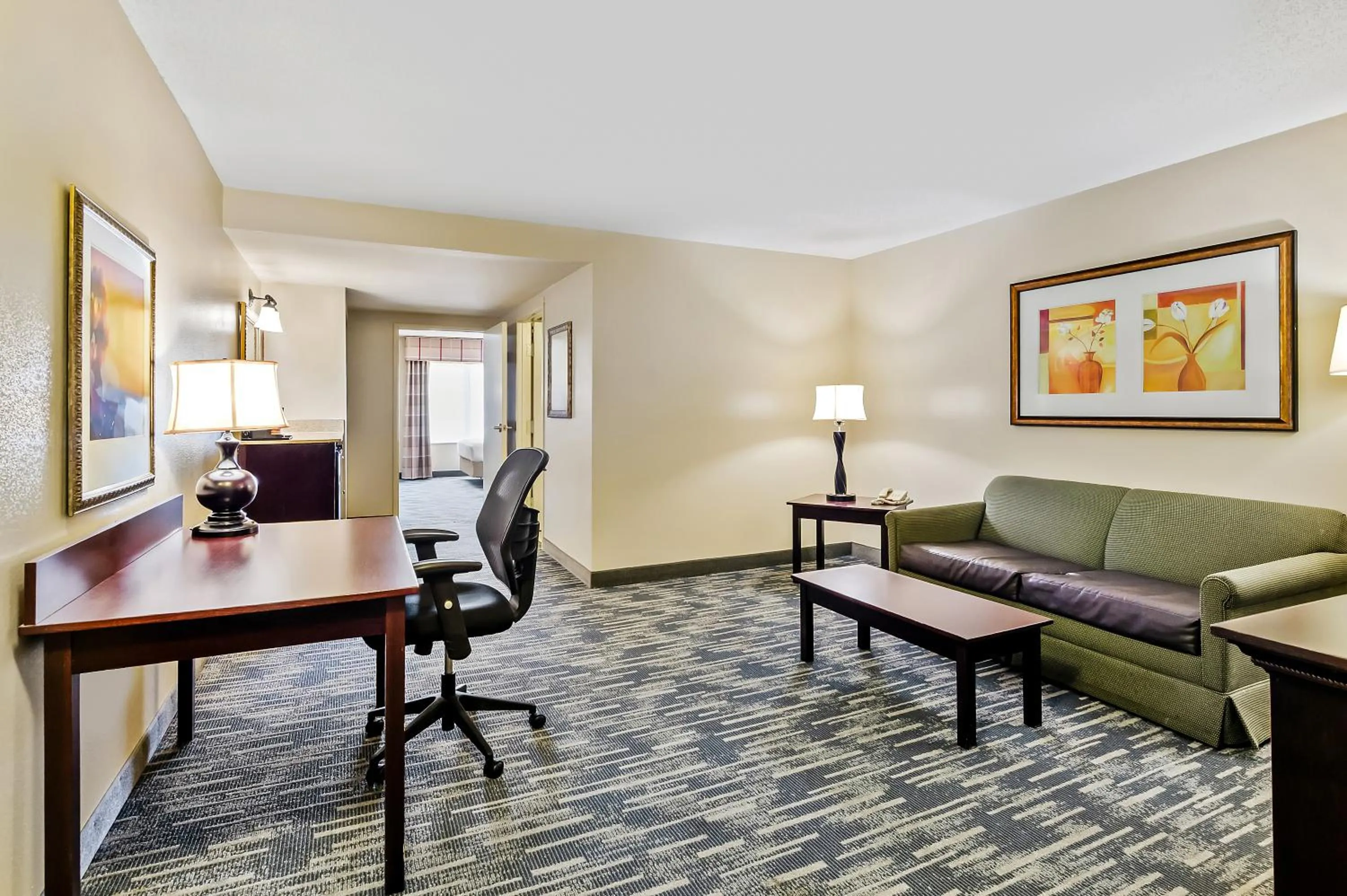 Bedroom in Country Inn & Suites by Radisson, Princeton, WV