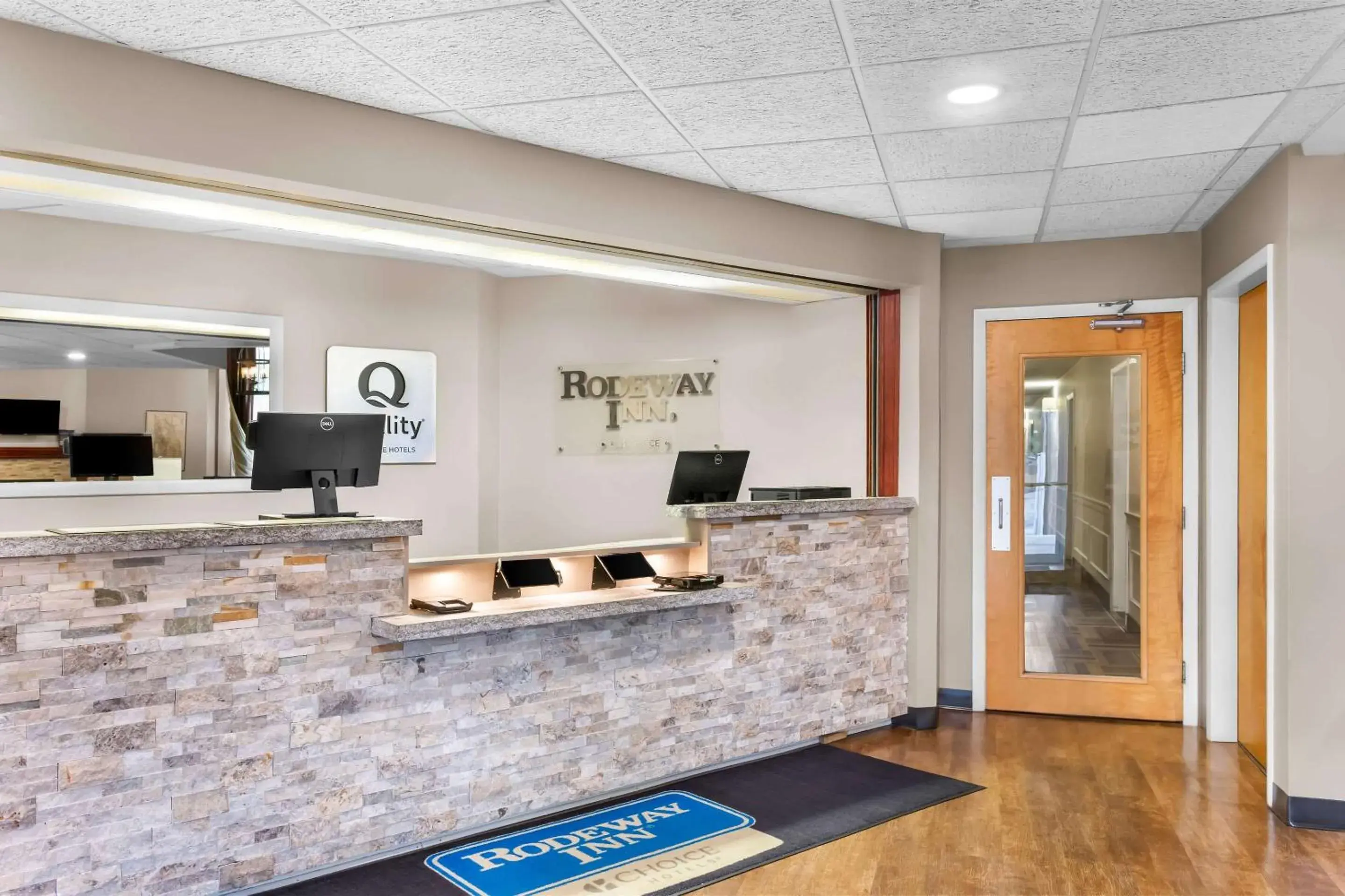 Lobby or reception in Quality Inn & Suites Gorham Riverside Lobby or reception in Quality Inn & Suites Gorham Riverside