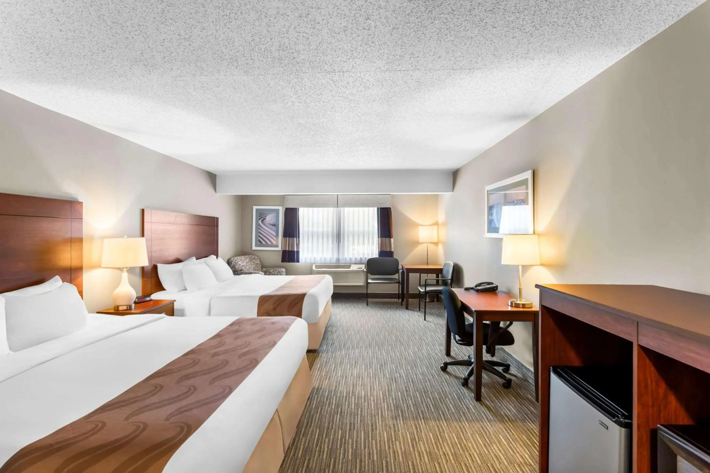 Bedroom, Bed in Quality Inn & Suites Gorham Riverside