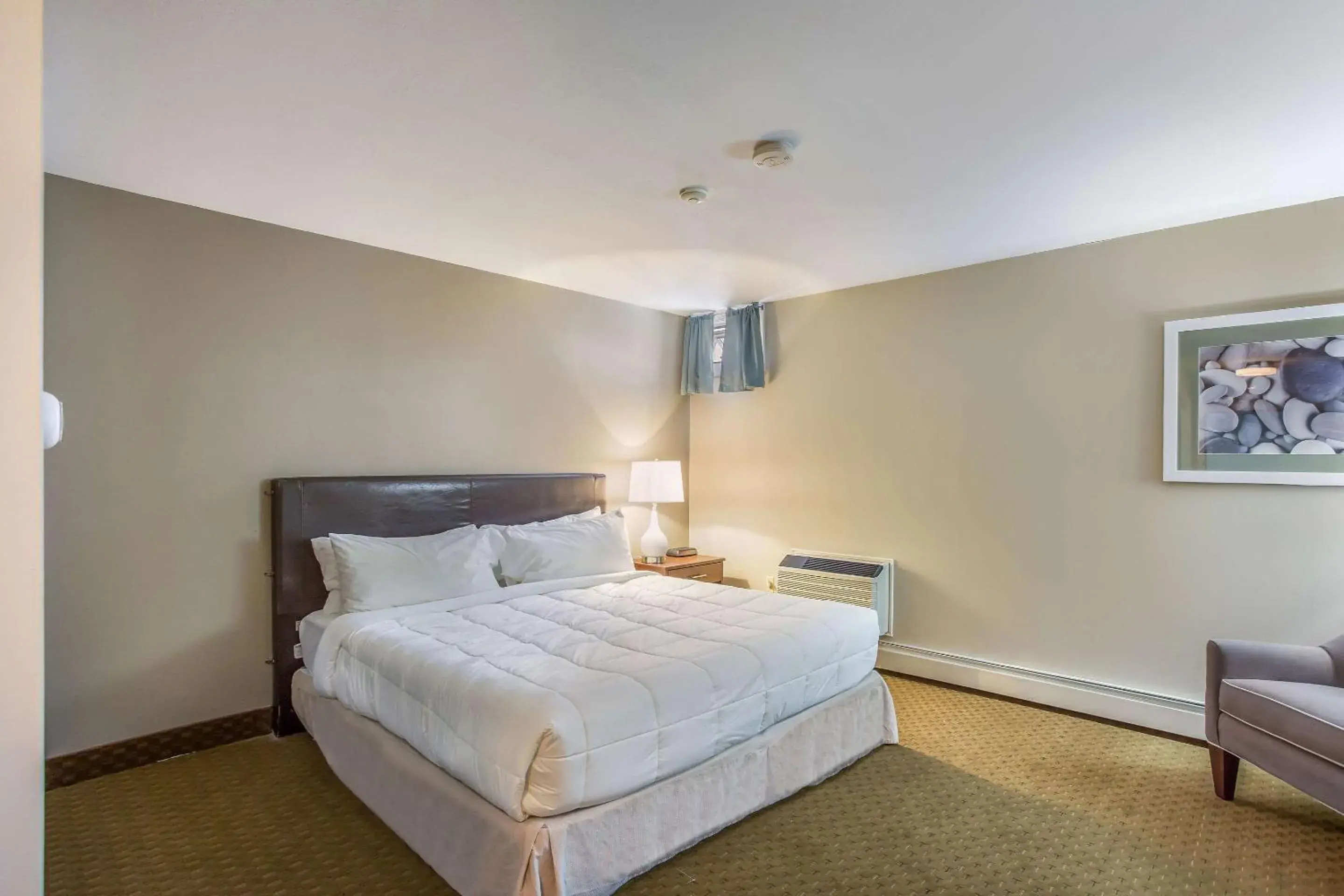 Bedroom, Bed in Quality Inn & Suites Gorham Riverside Bedroom, Bed in Quality Inn & Suites Gorham Riverside