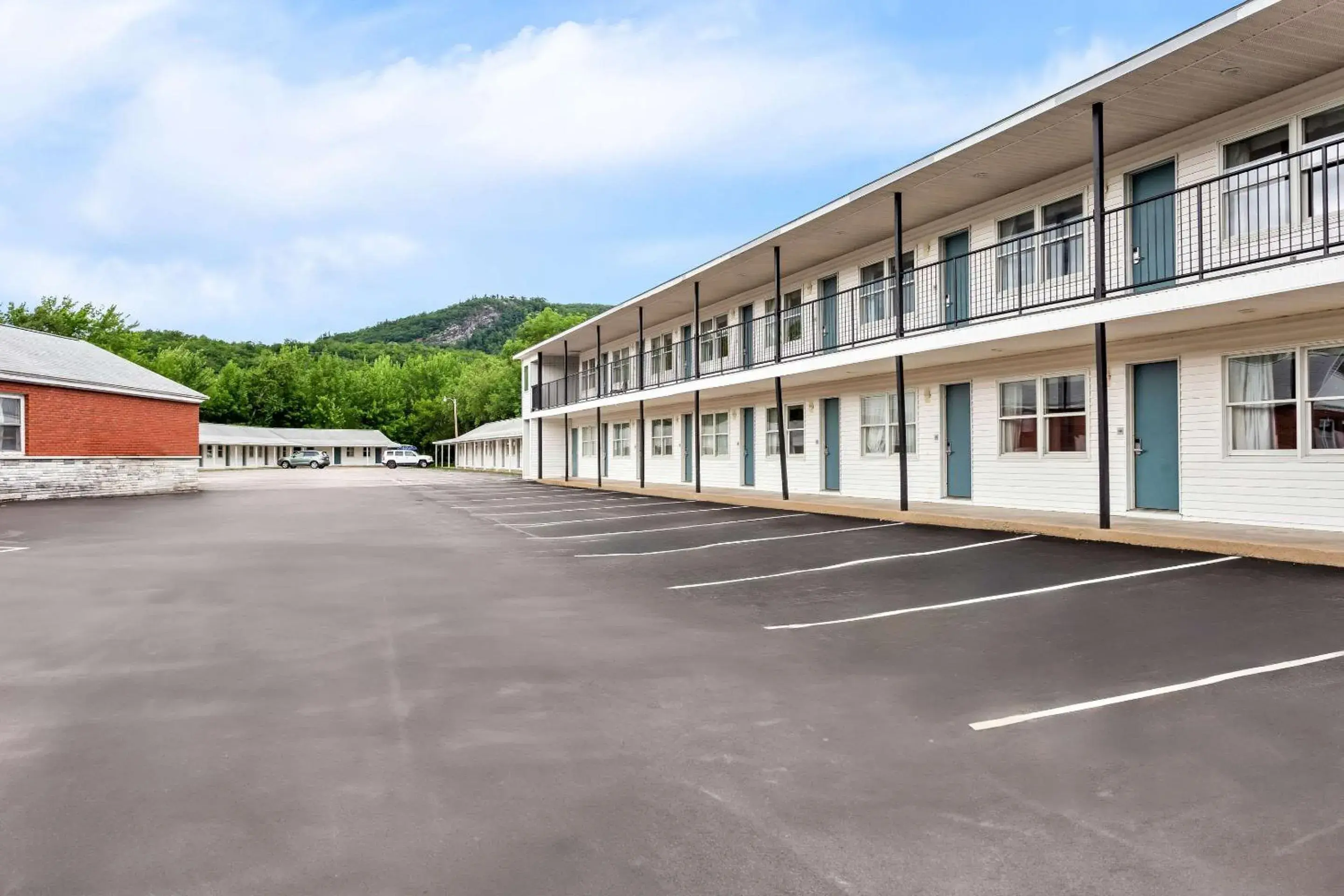 Property building in Quality Inn & Suites Gorham Riverside Property building in Quality Inn & Suites Gorham Riverside
