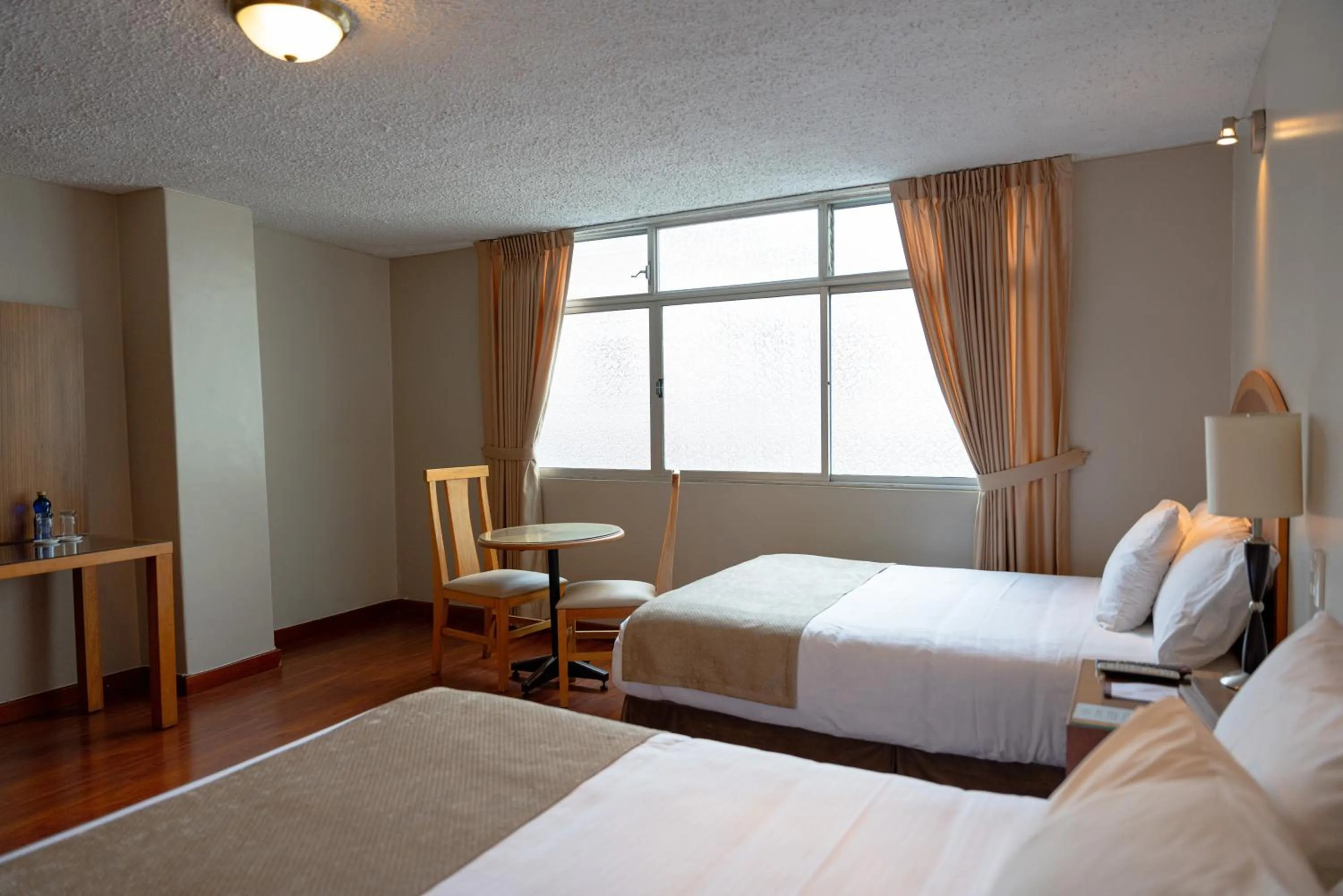 Photo of the whole room, Bed in Hotel Santa Monica