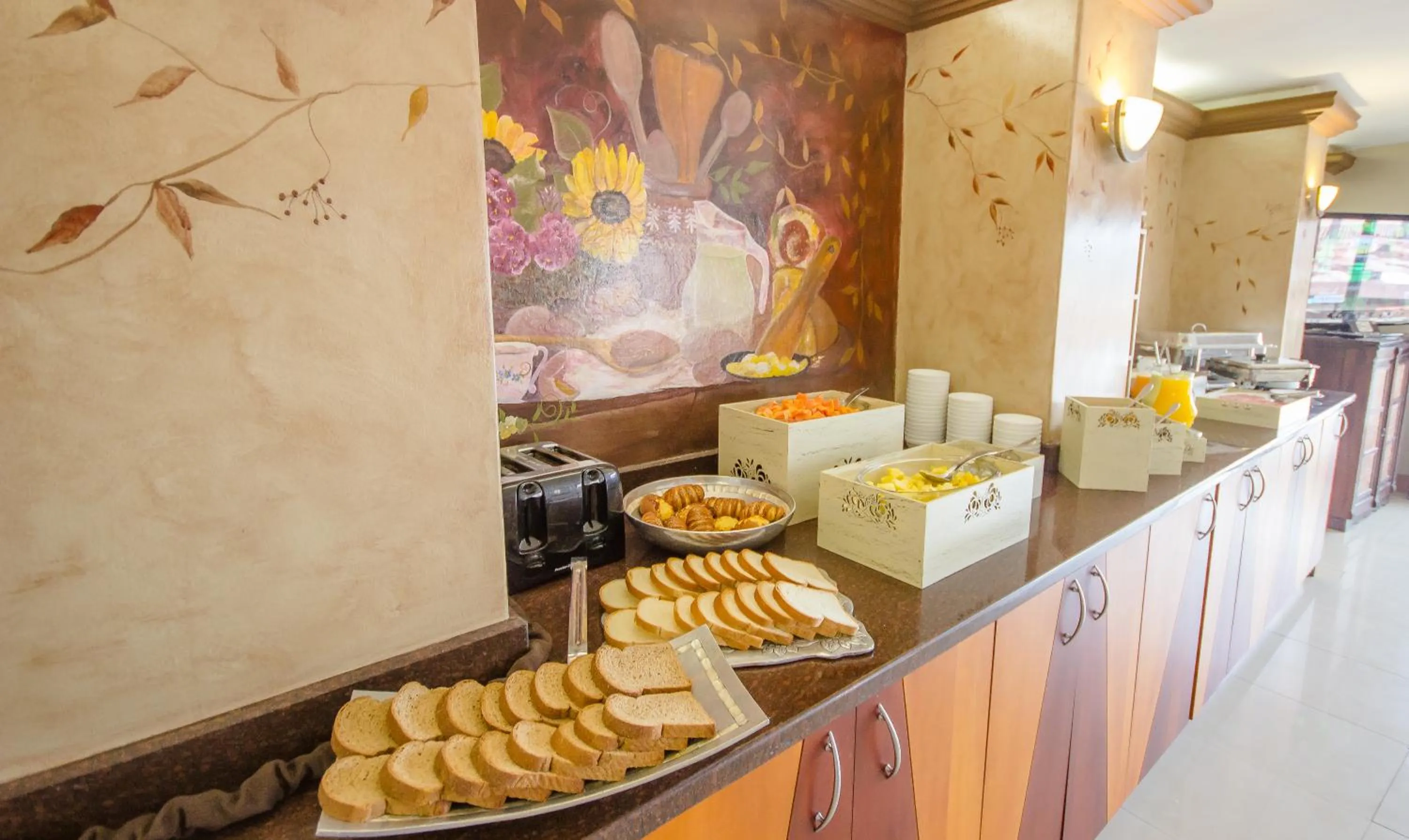 Restaurant/places to eat in Hotel Santa Monica