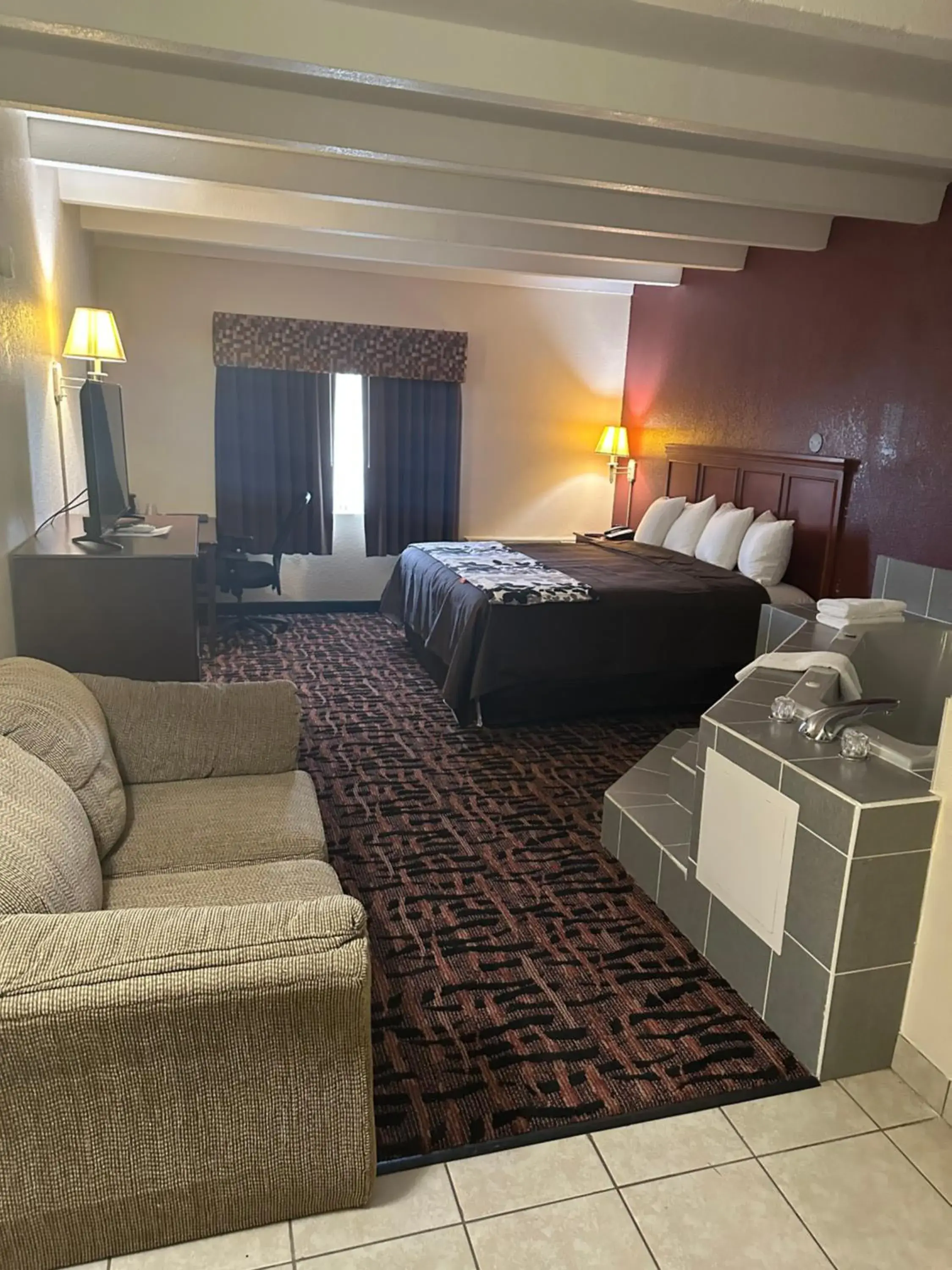 Bed in Executive Inn Bed in Executive Inn