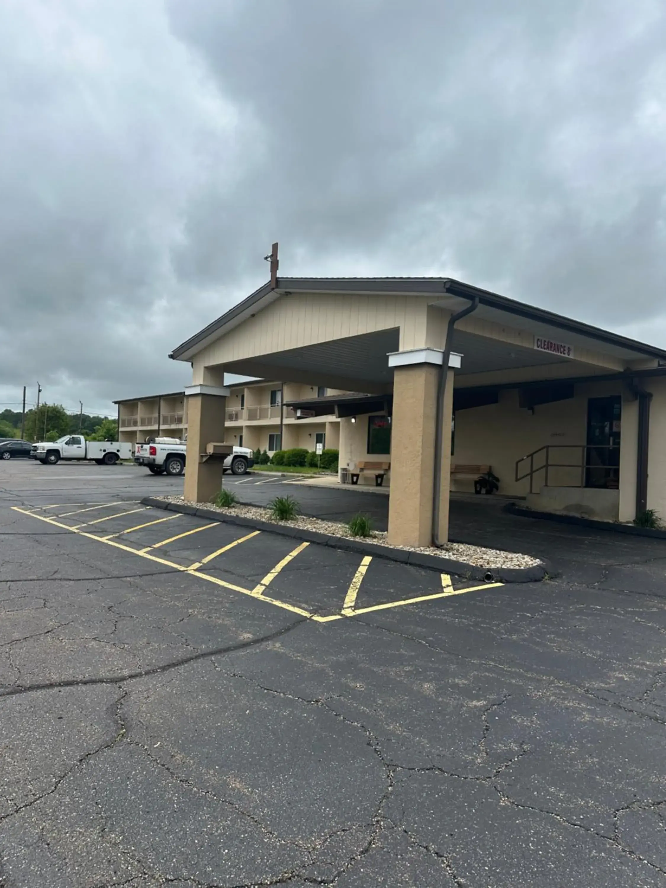 Property building in Executive Inn Property building in Executive Inn