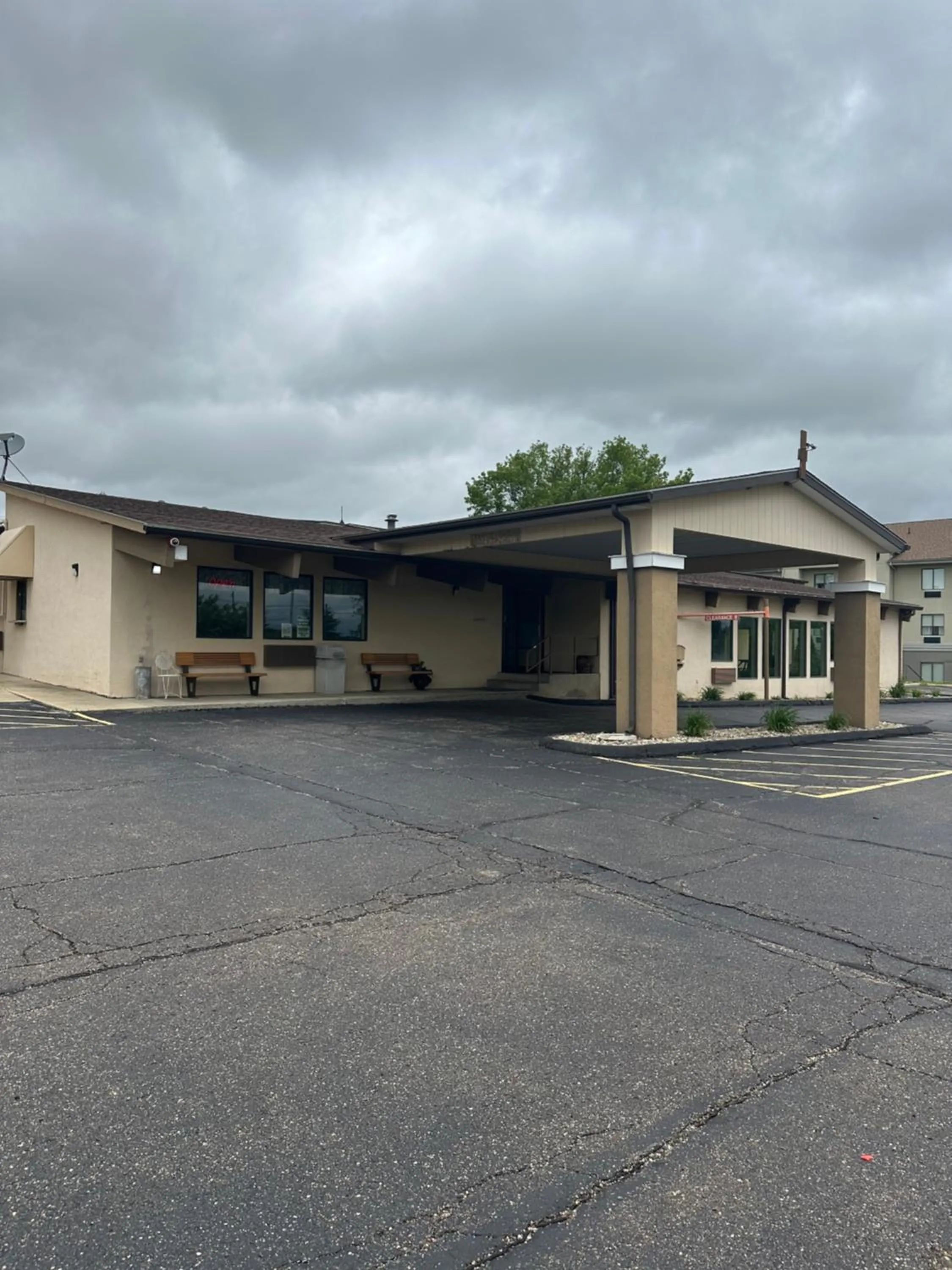 Property building in Executive Inn