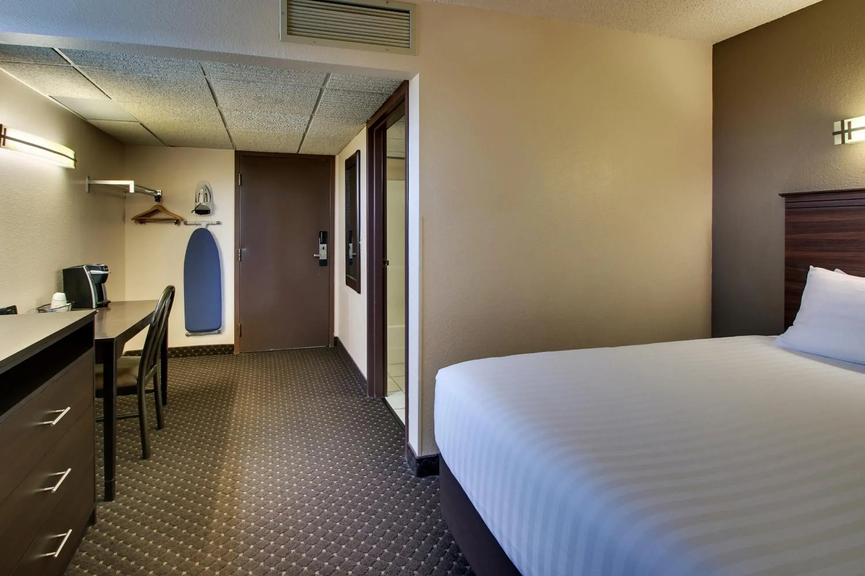 Economy Double Room in EverSpring Inn Economy Double Room in EverSpring Inn