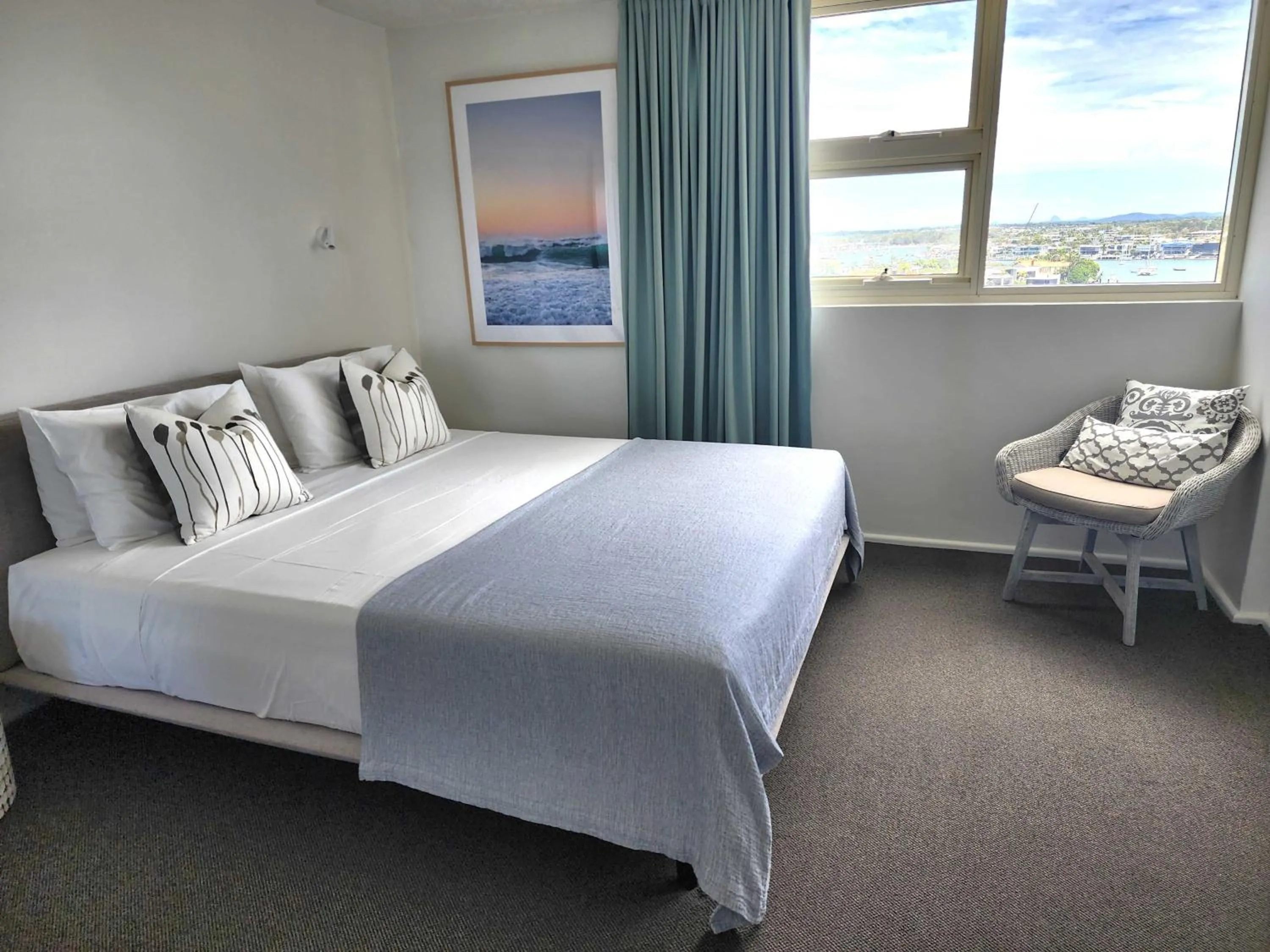 Bedroom, Bed in 84 The Spit Holiday Apartments