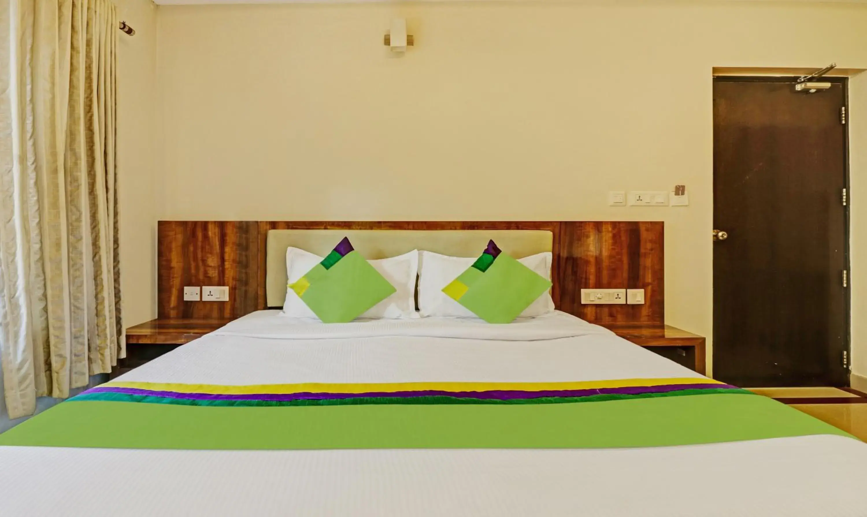 Bedroom, Bed in Treebo Time Square Marine Drive Bedroom, Bed in Treebo Time Square Marine Drive