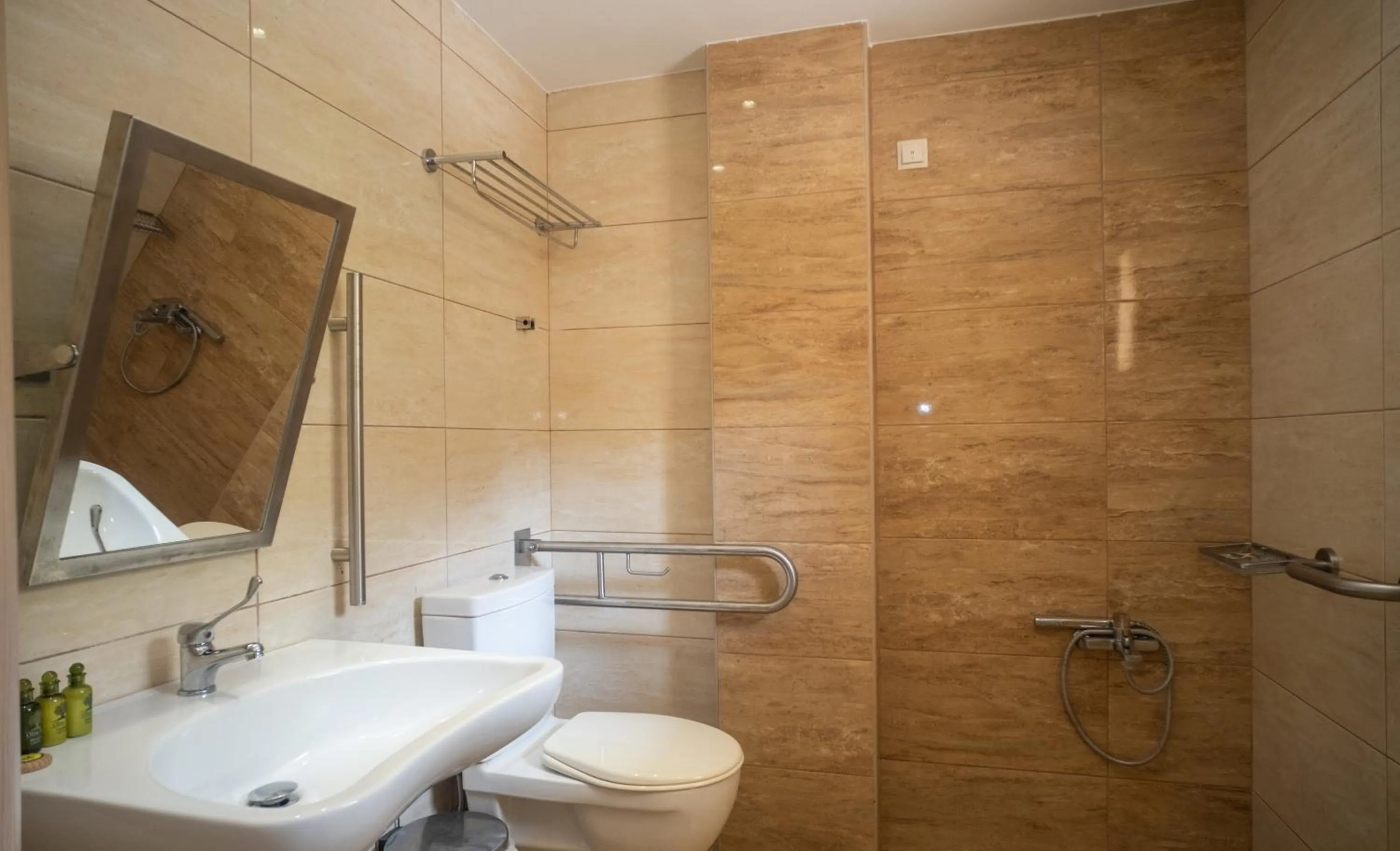 Bathroom in Belohorizonte Fine Accommodation