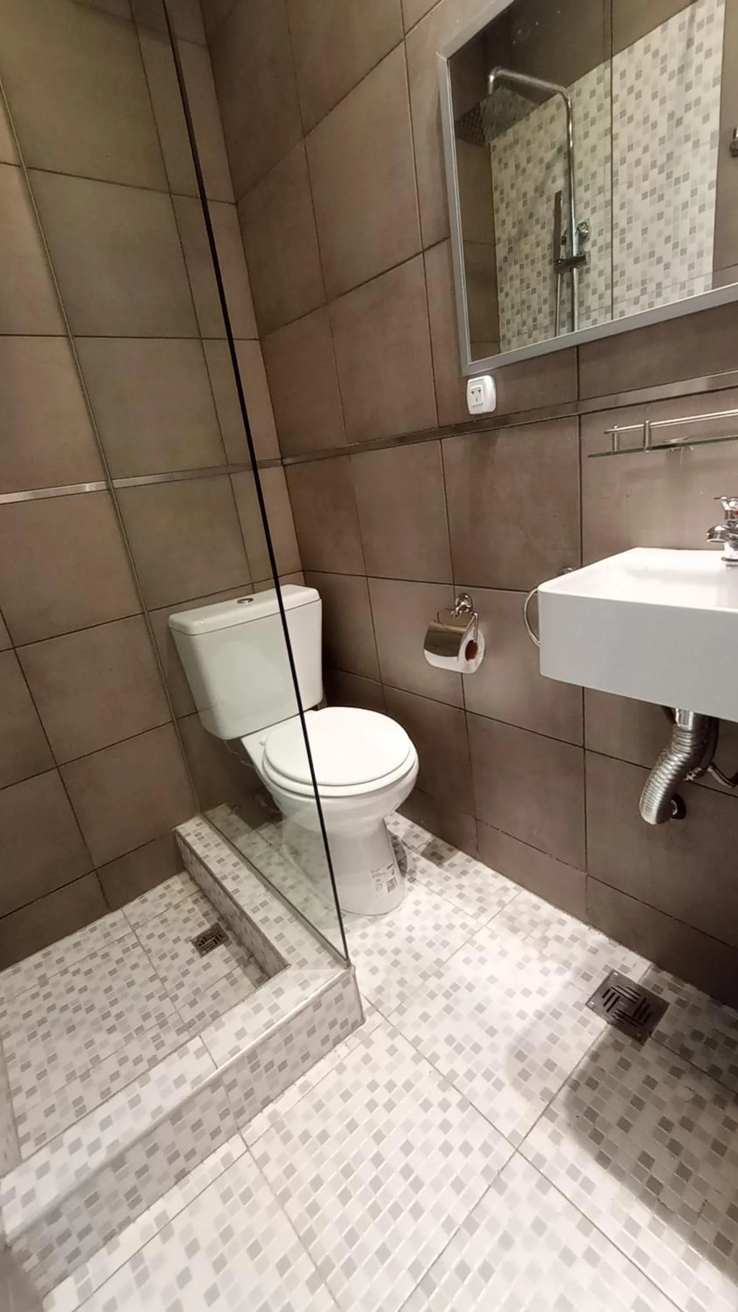 Shower in Hotel Milan