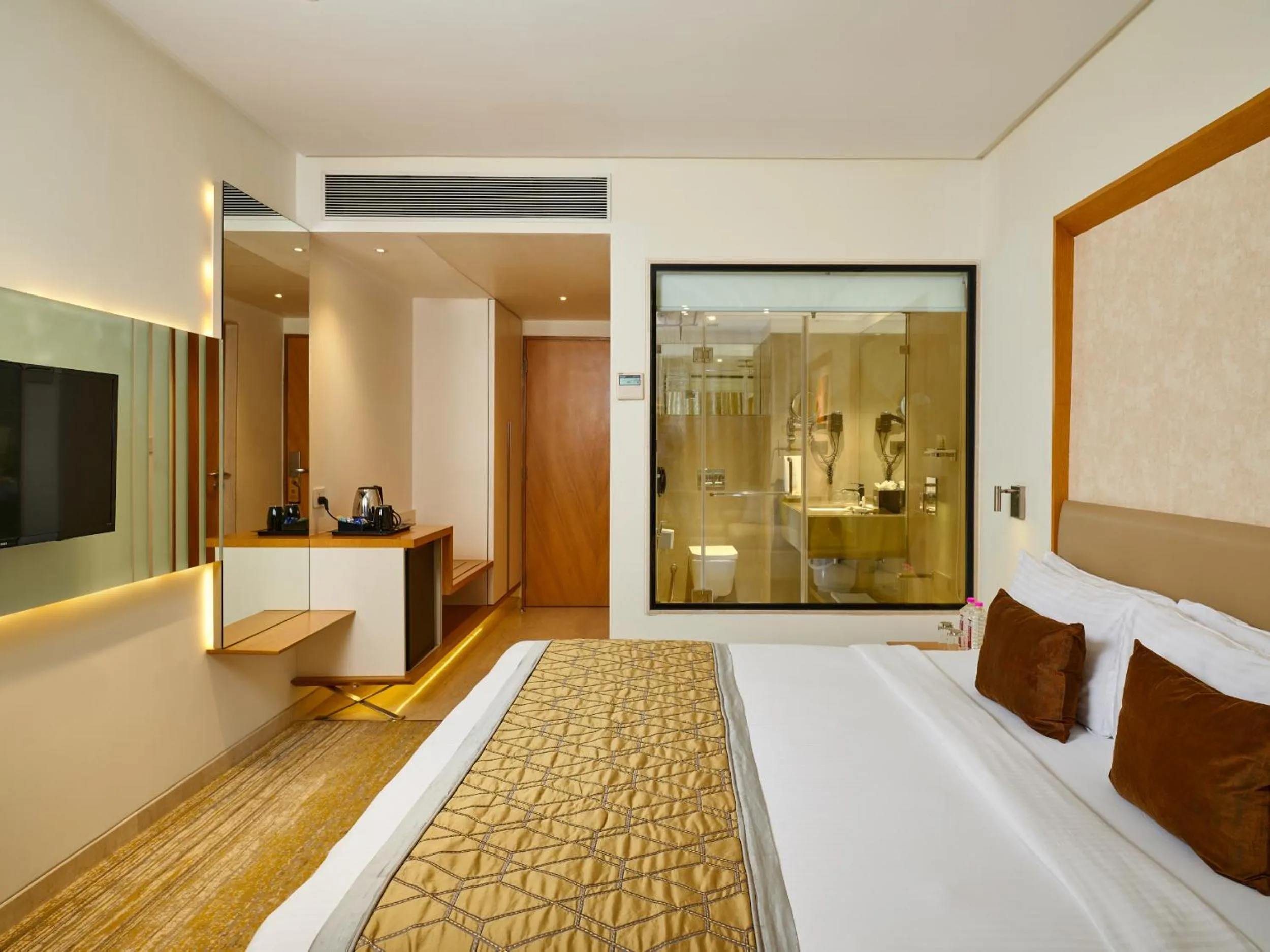 Bedroom, Bed in Sayaji Vadodara