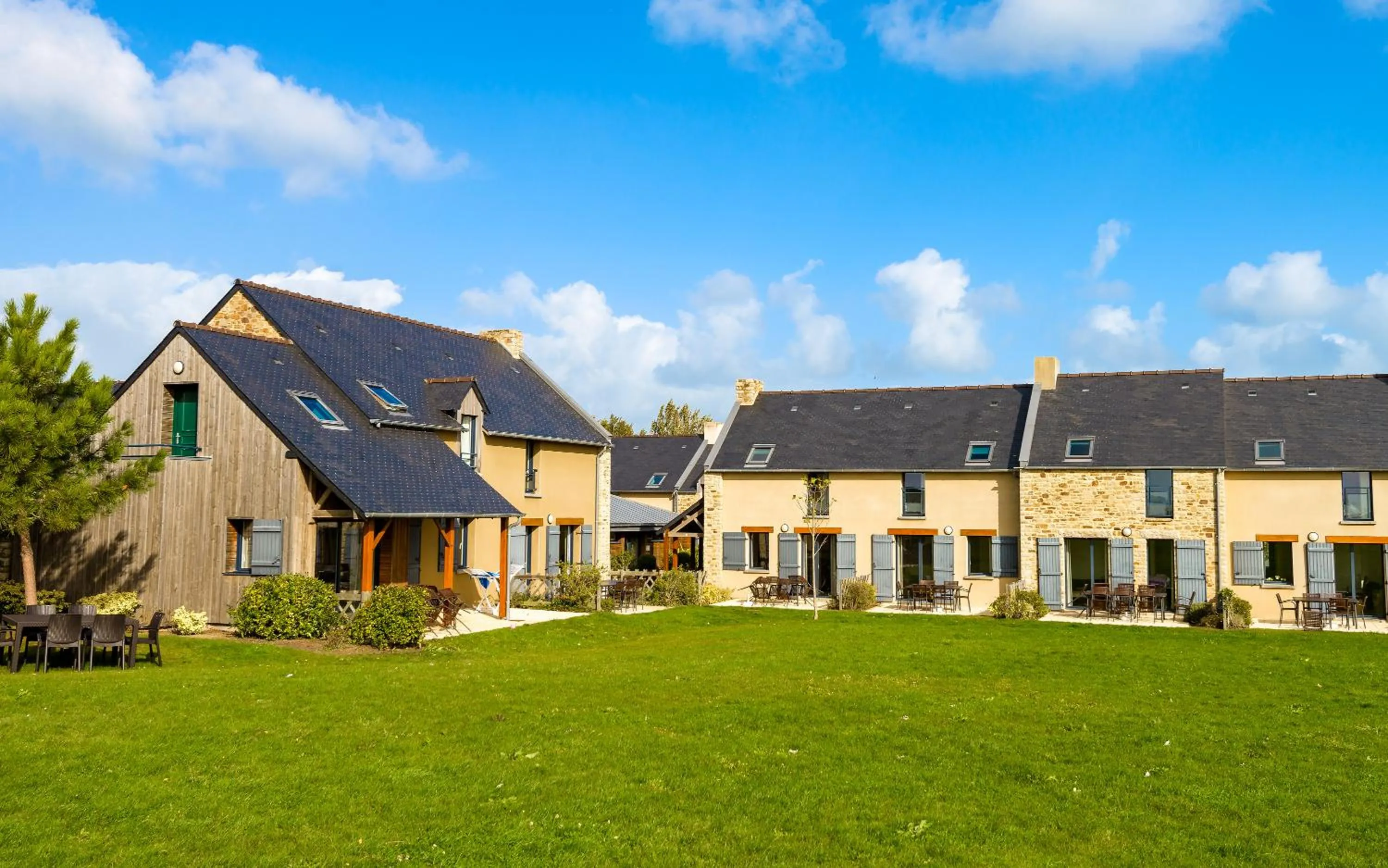 Facade/entrance in Lagrange Vacances Les Hauts de la Houle