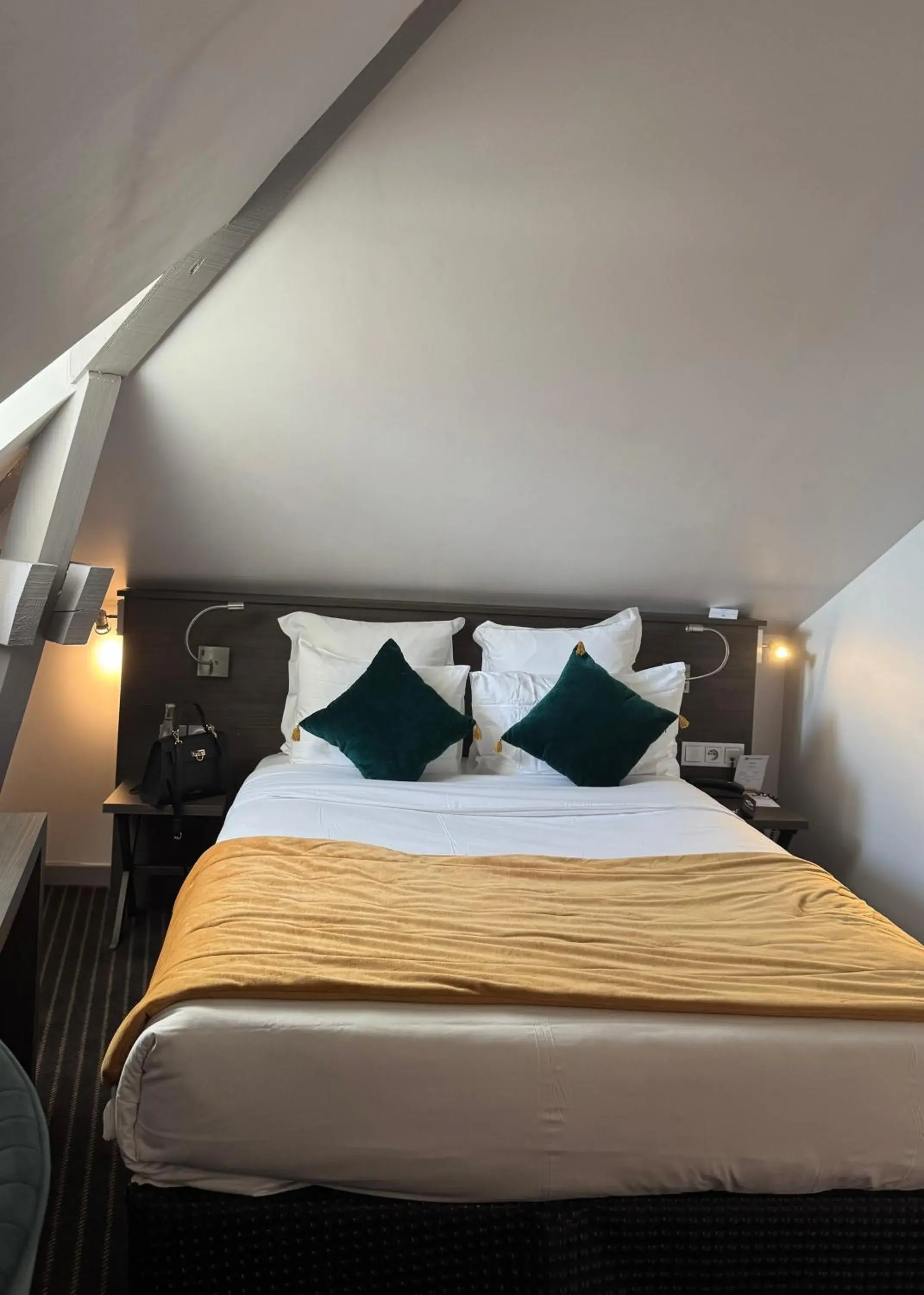 Bed in Best Western Blois Château Bed in Best Western Blois Château