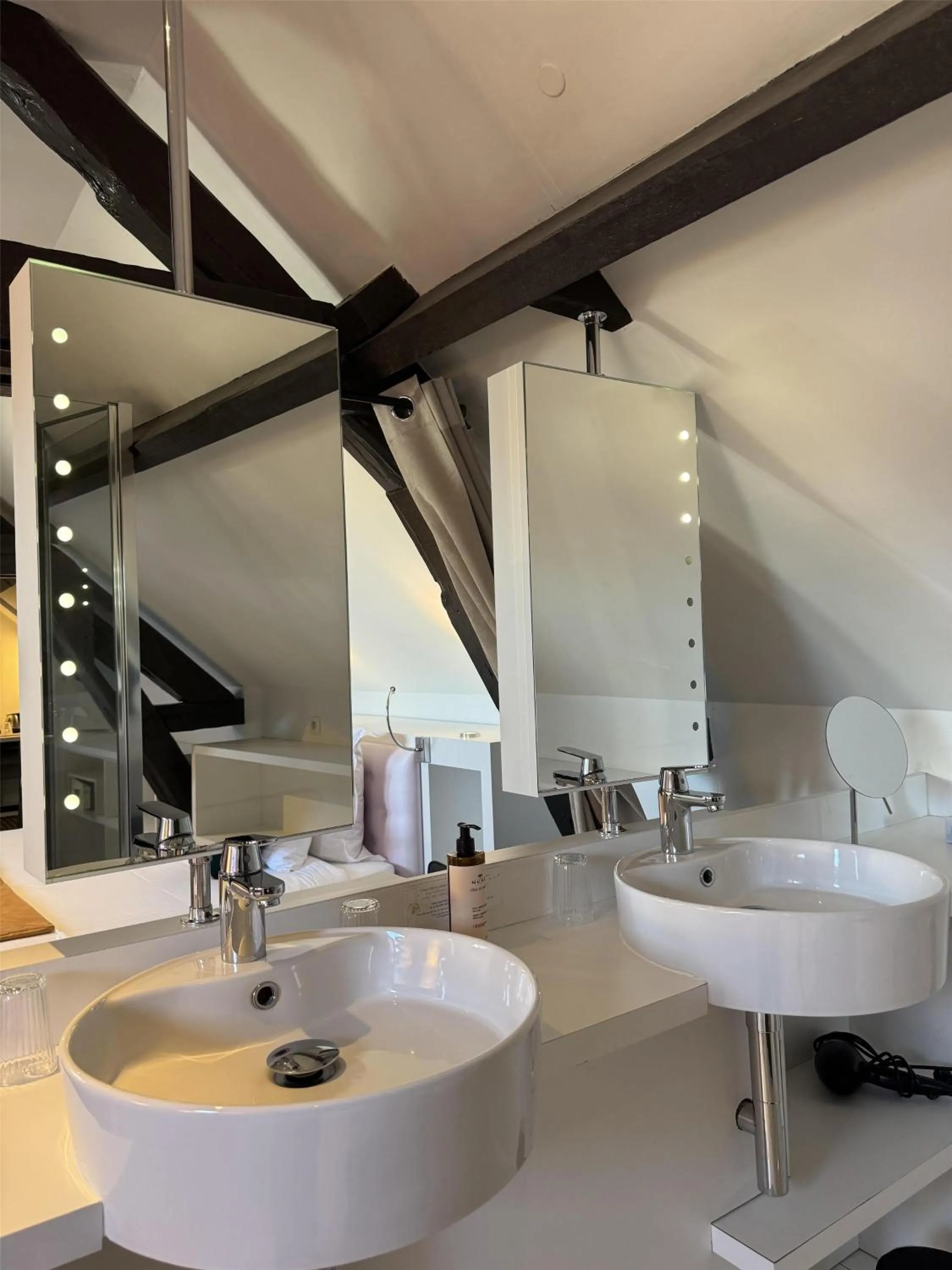 Bedroom in Best Western Blois Château