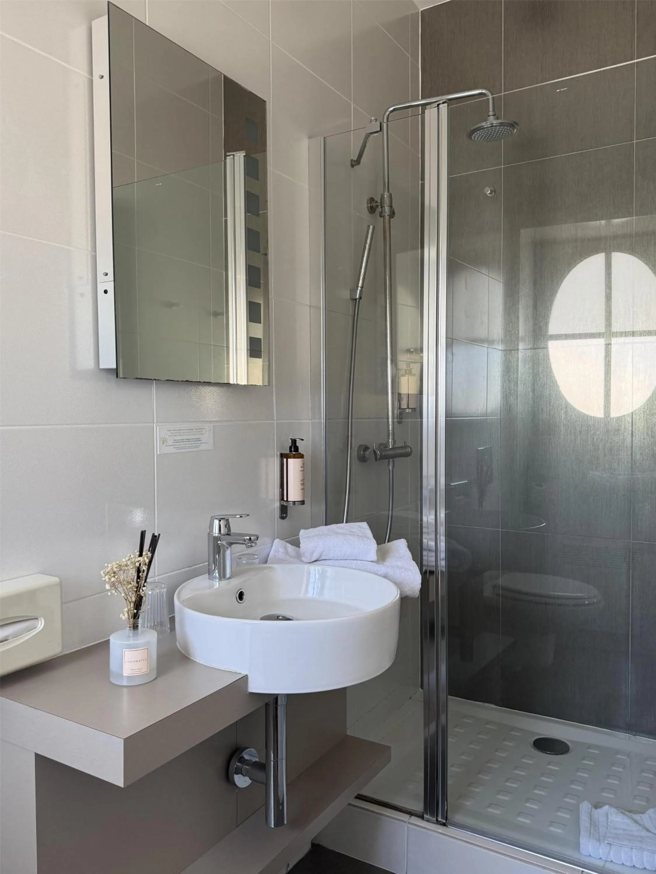 Bedroom in Best Western Blois Château