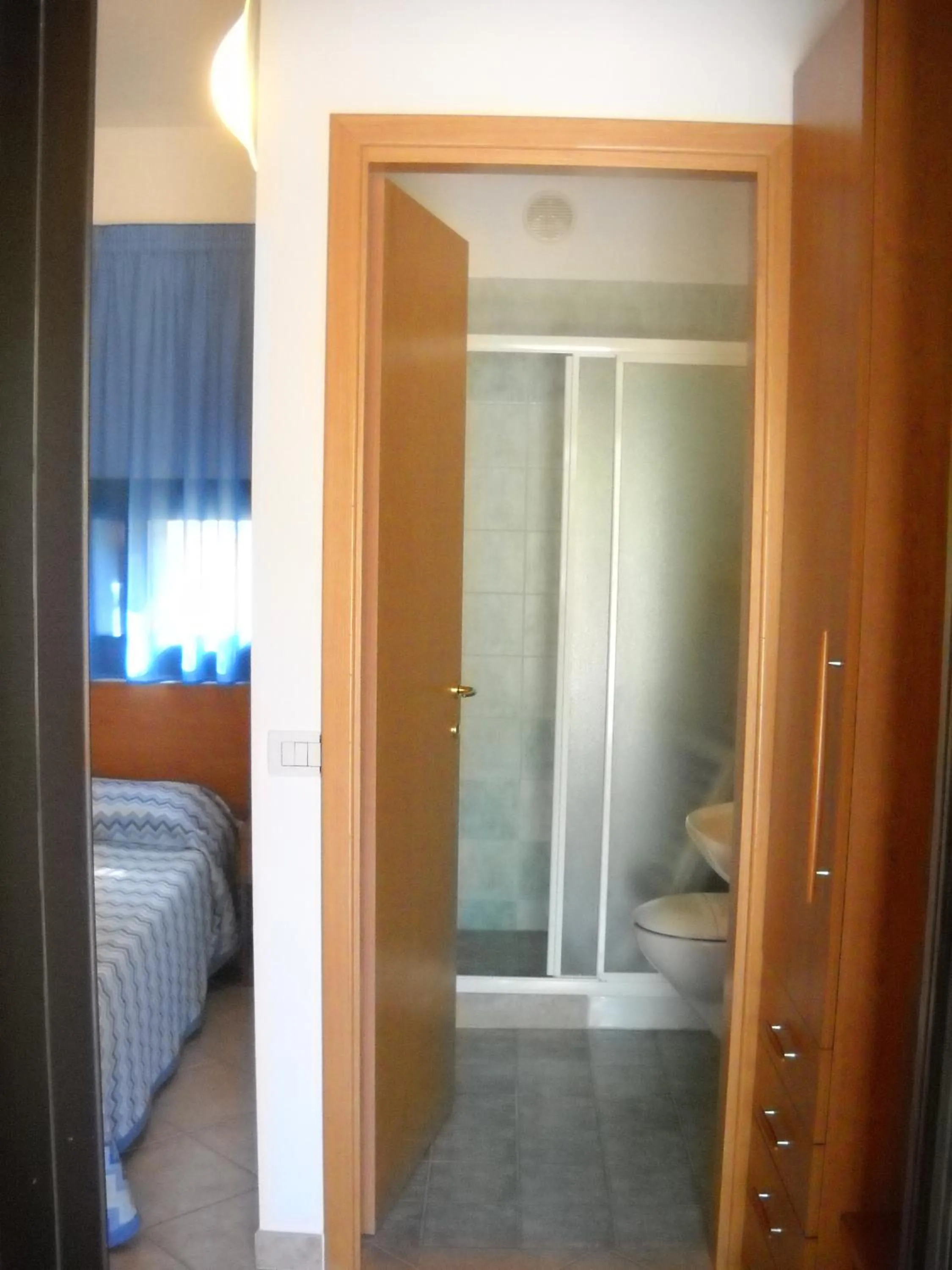 Bathroom, Bed in Santa Maria villaggio turistico