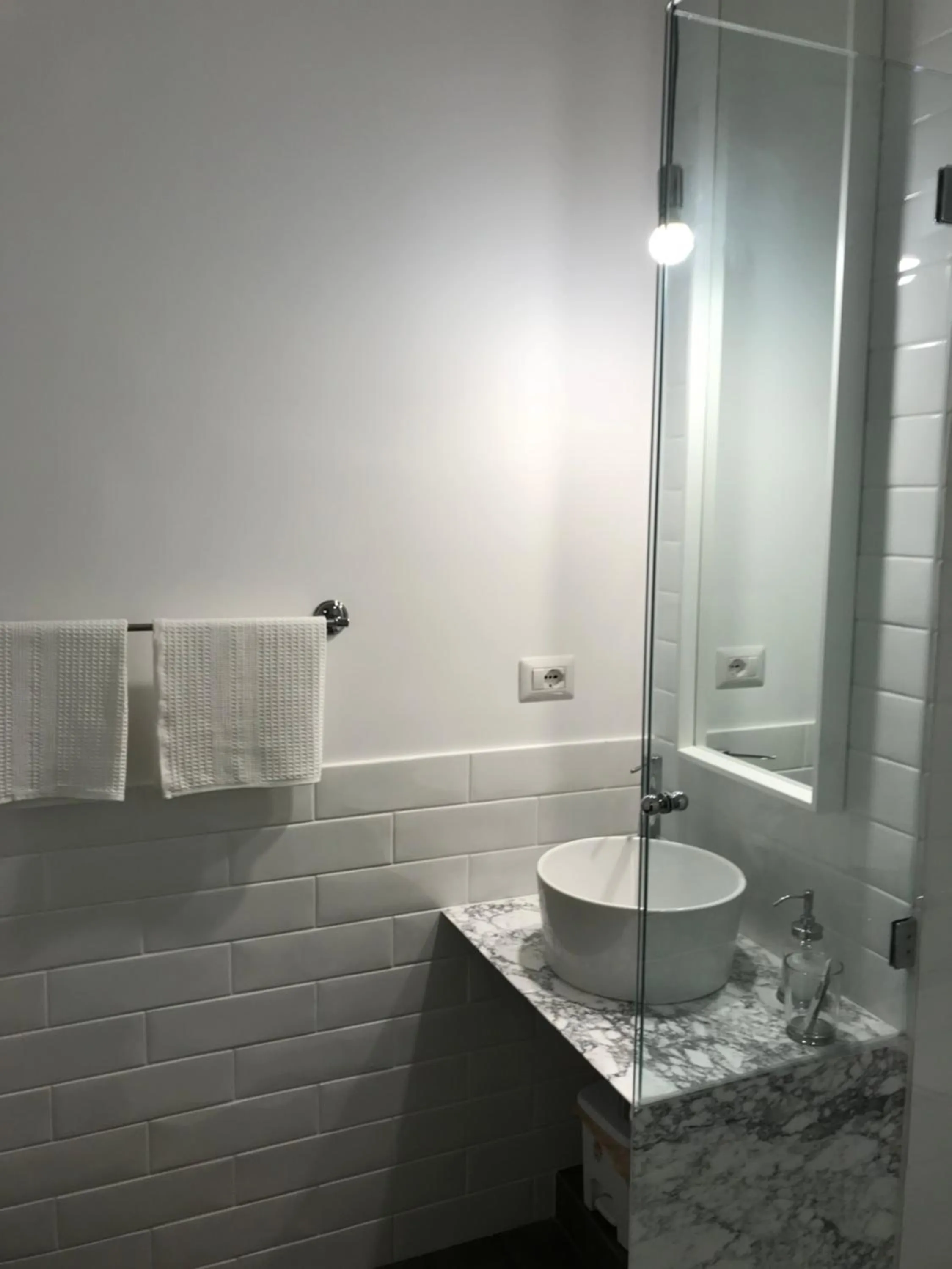 Bathroom in Salerno M'illumina