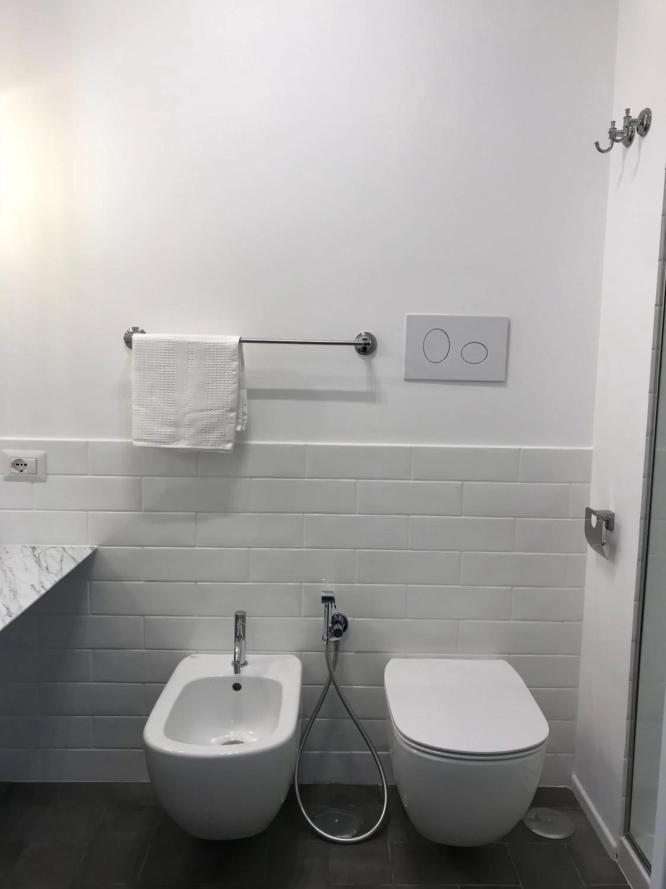 Toilet in Salerno M'illumina