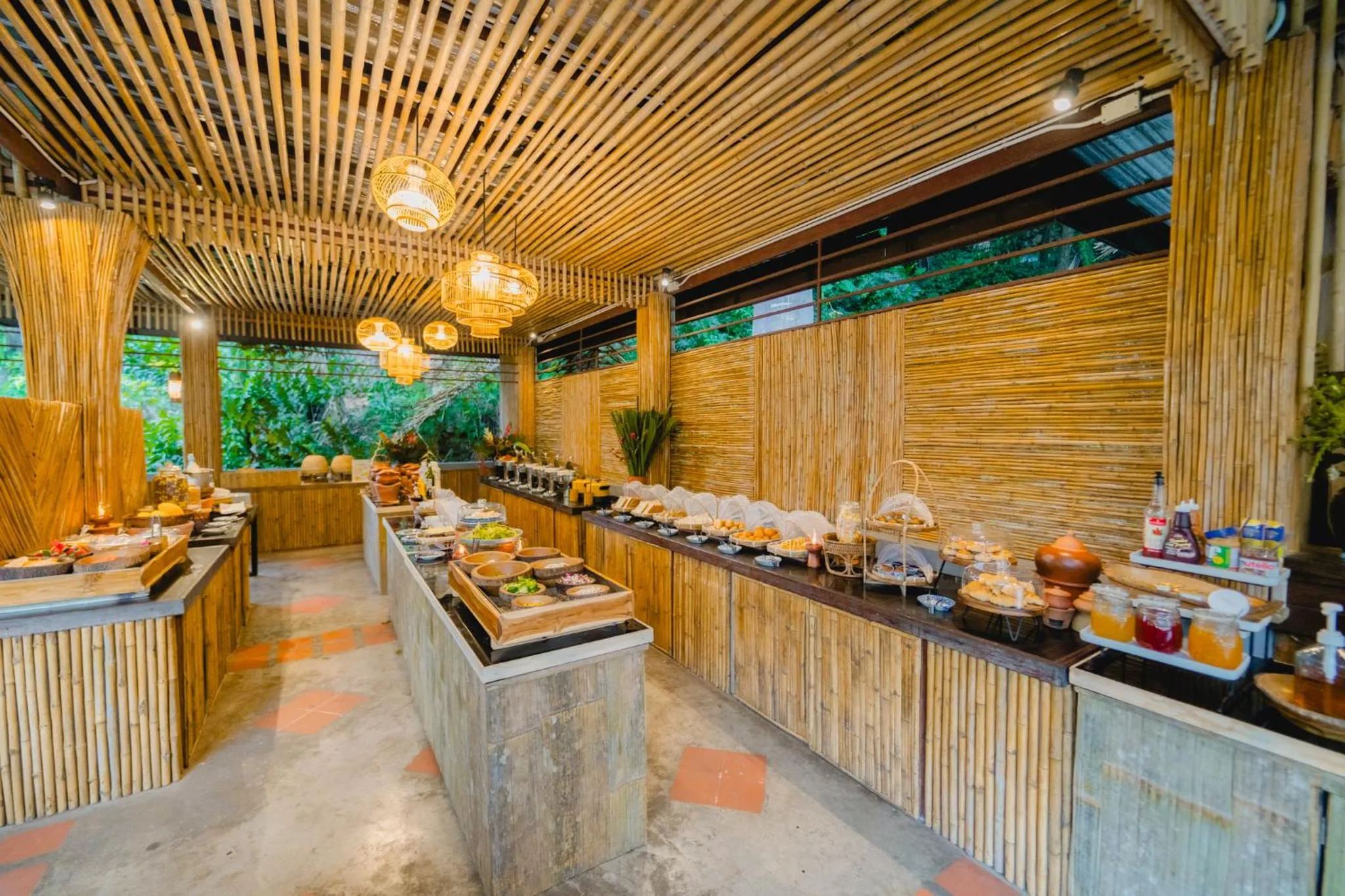 Restaurant/places to eat in Railay Phutawan Resort