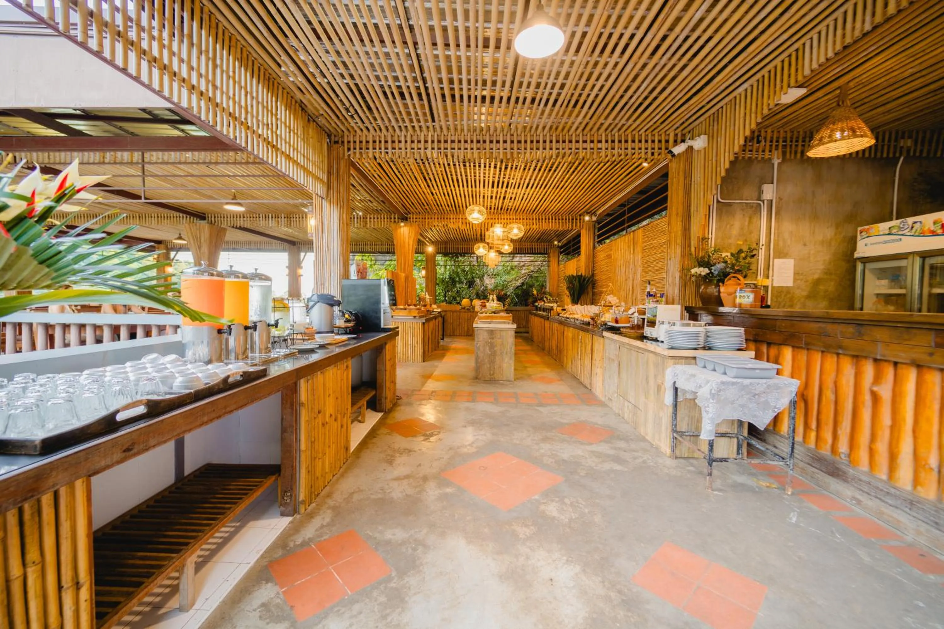 Restaurant/places to eat in Railay Phutawan Resort