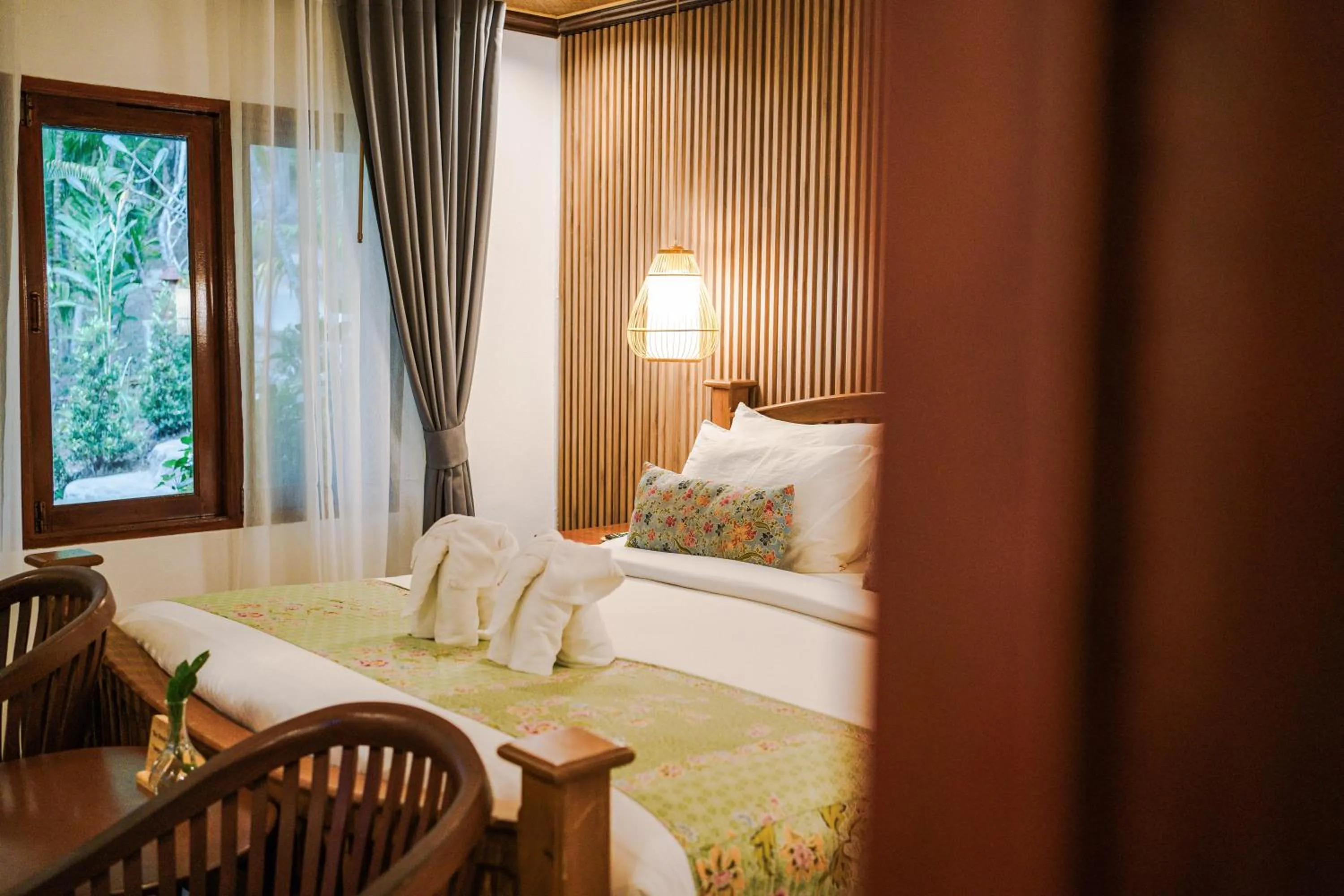 Bed in Railay Phutawan Resort