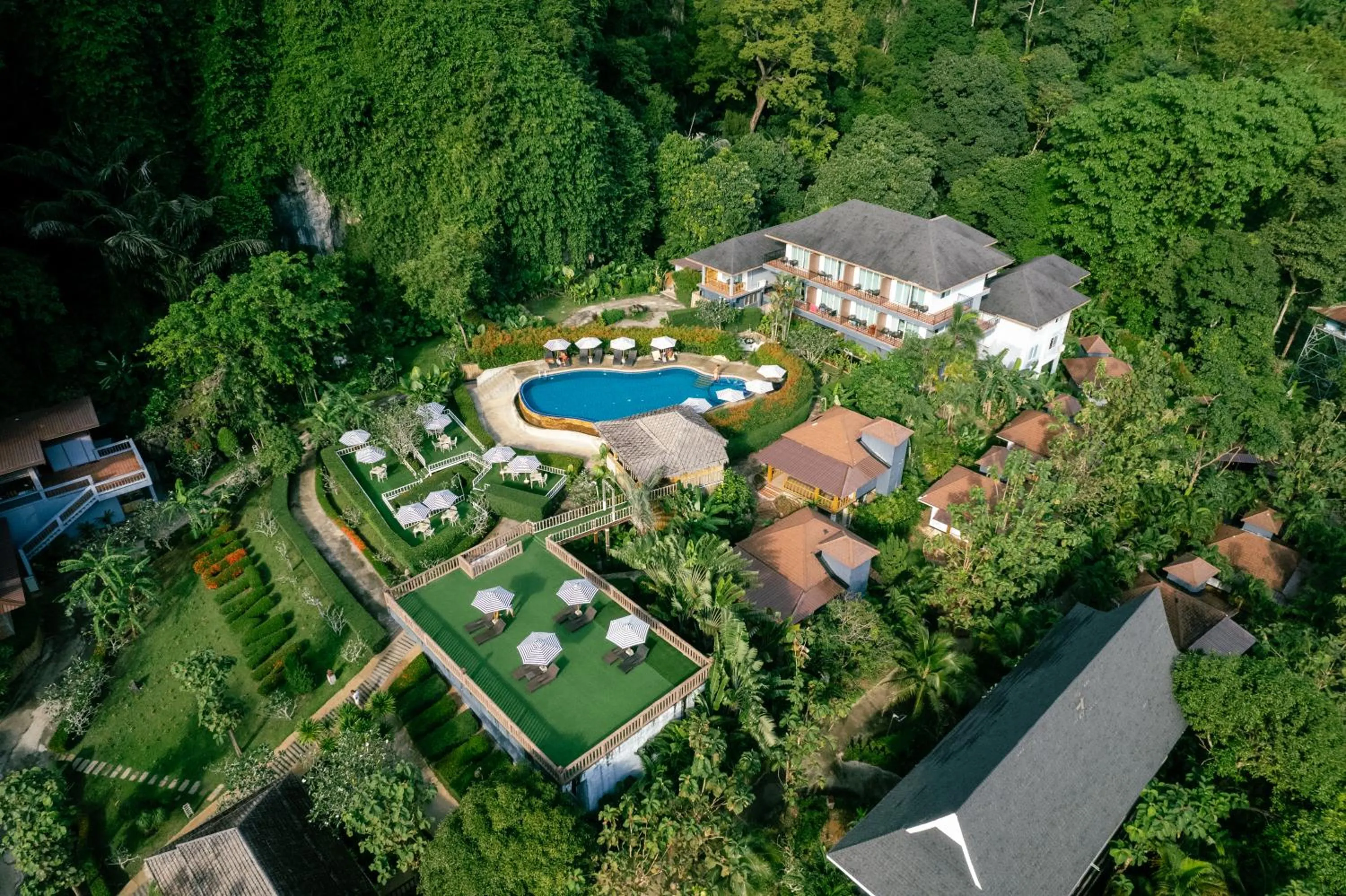 Property building in Railay Phutawan Resort