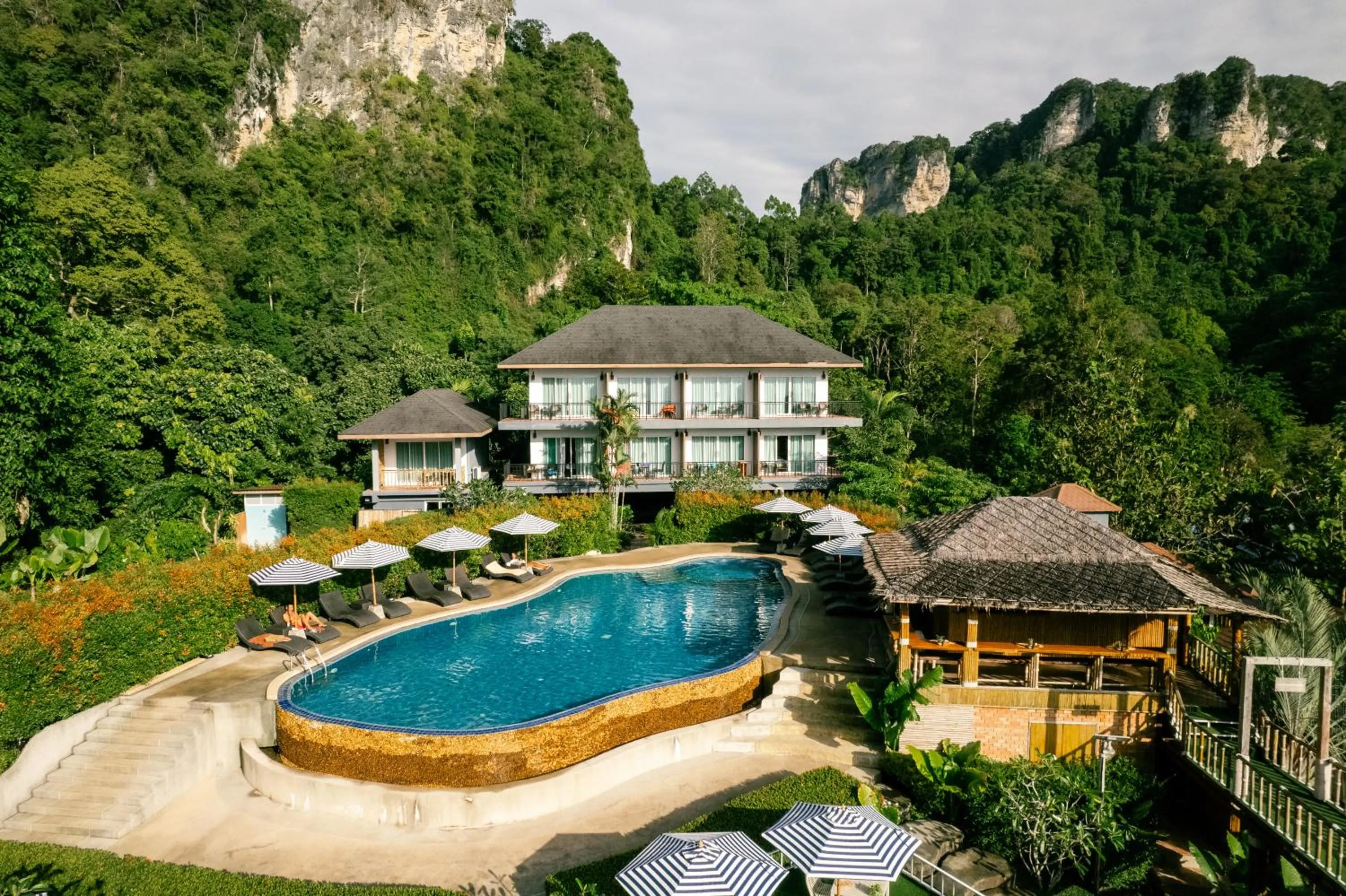Property building in Railay Phutawan Resort