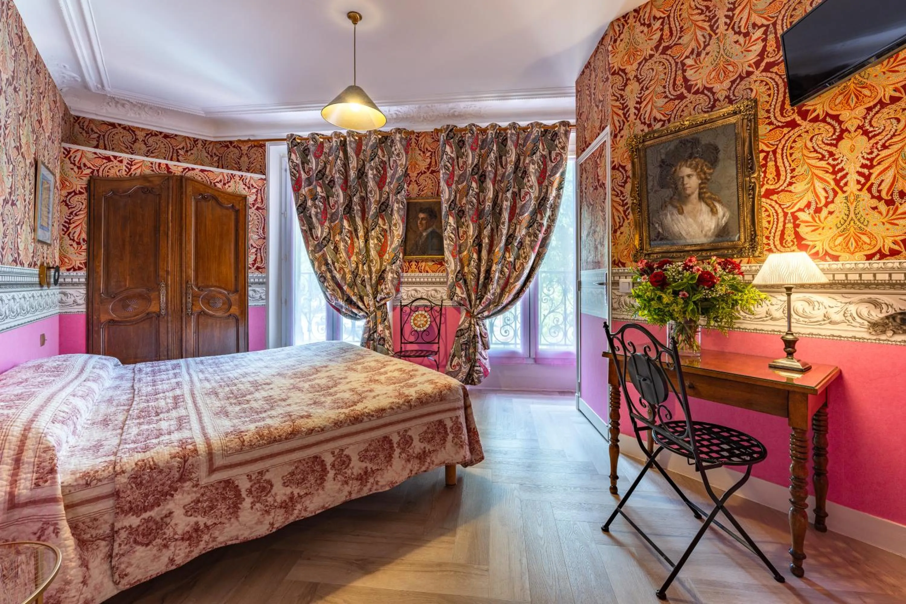 Photo of the whole room, Bed in Hôtel De Nice