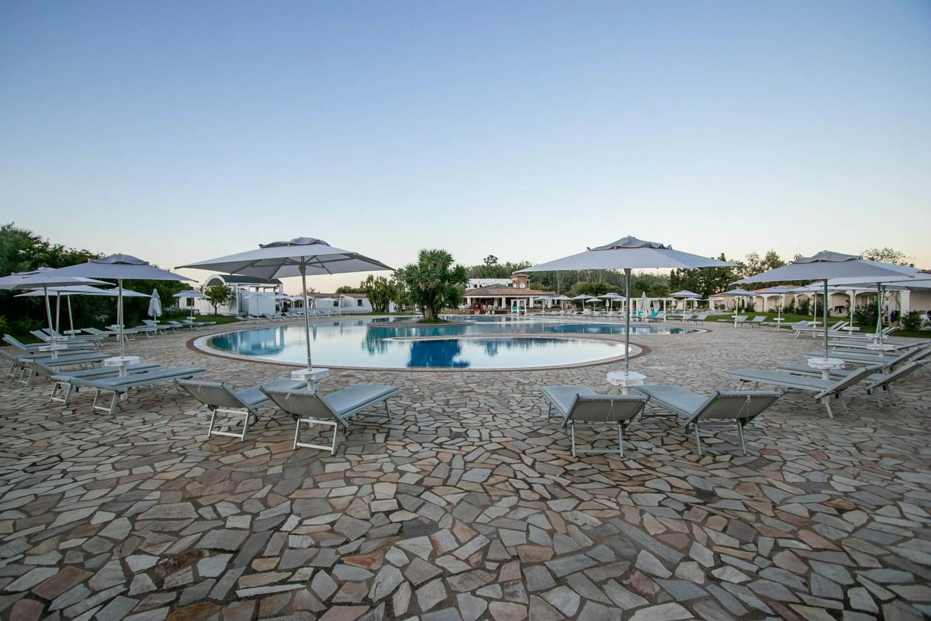 Limone Beach Resort