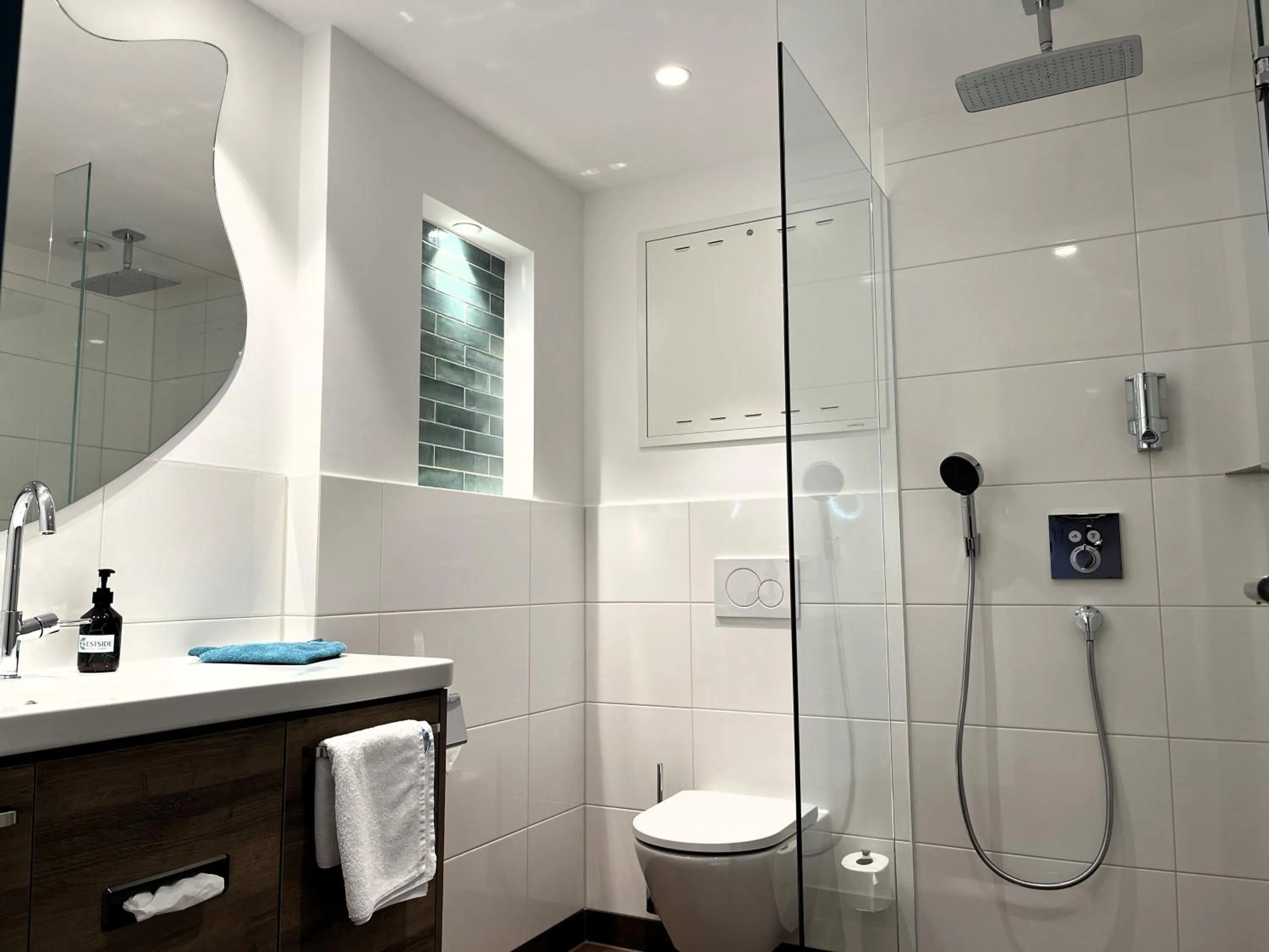 Shower in WESTSIDE Hotel