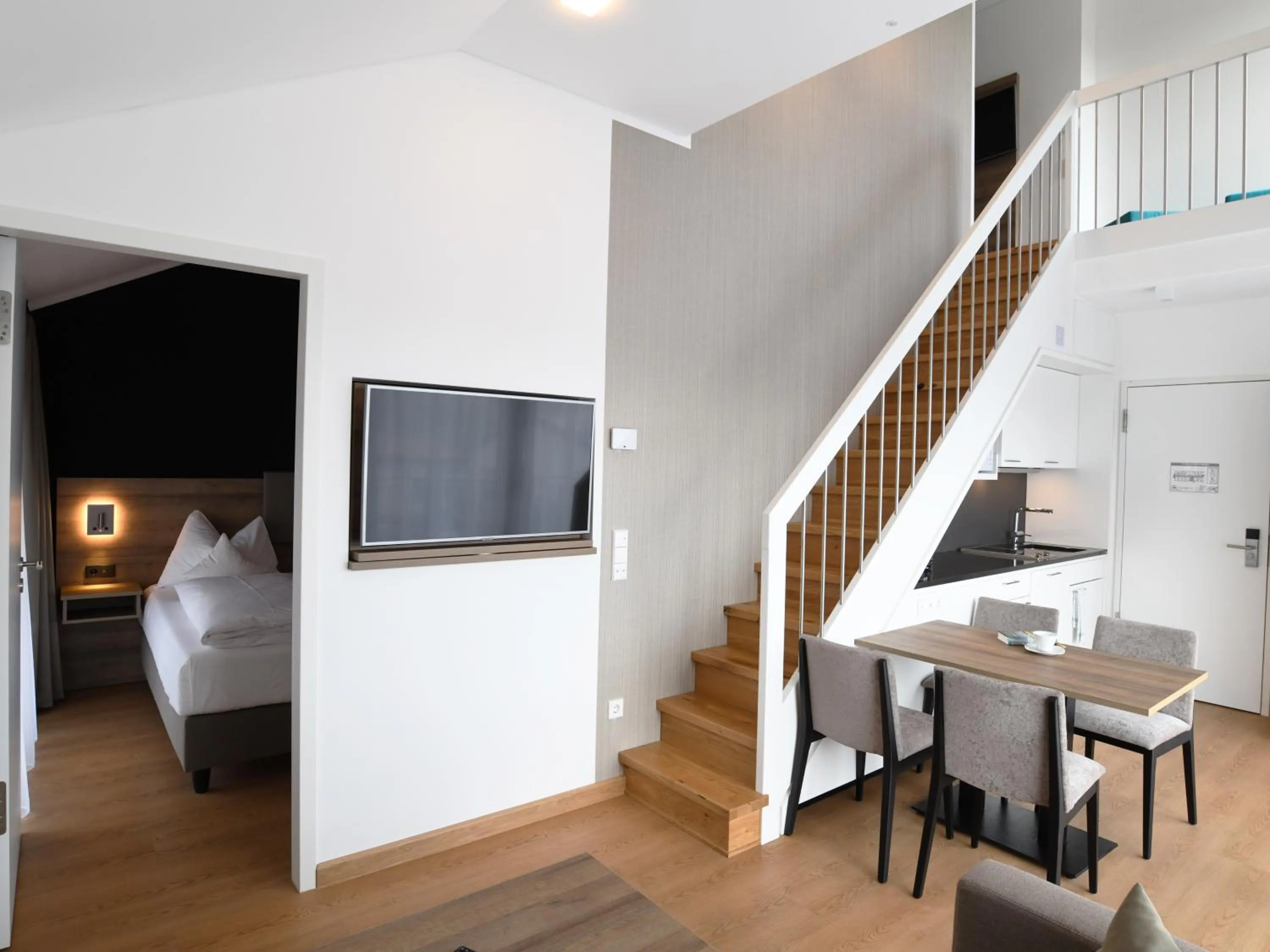 Dining area in WESTSIDE Hotel