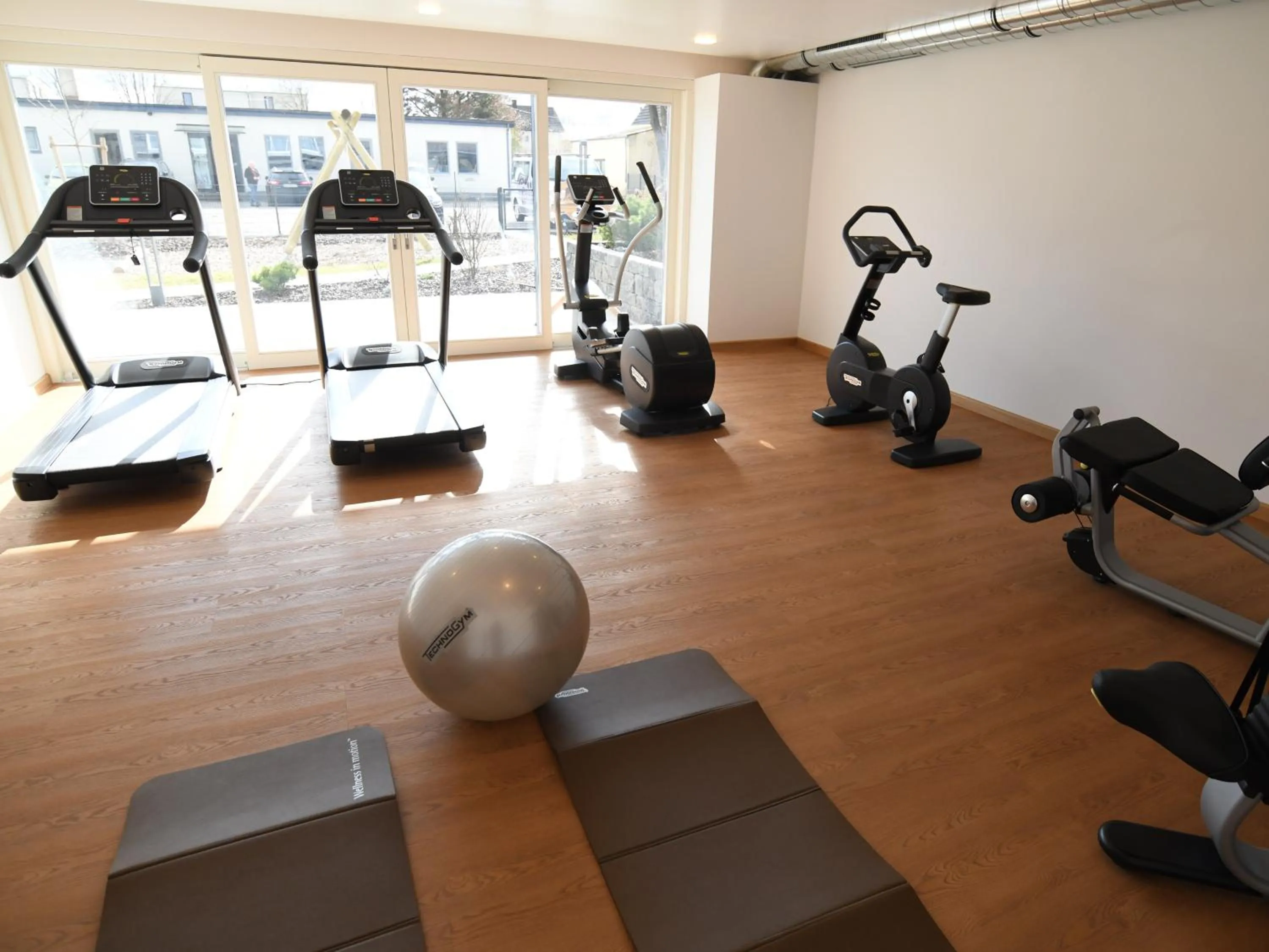 Fitness centre/facilities in WESTSIDE Hotel