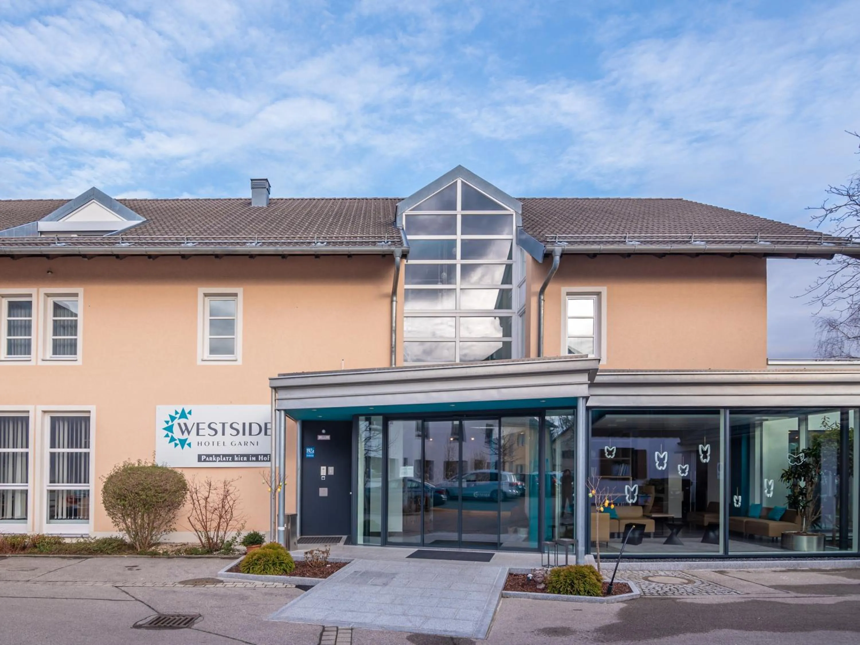 Facade/entrance in WESTSIDE Hotel