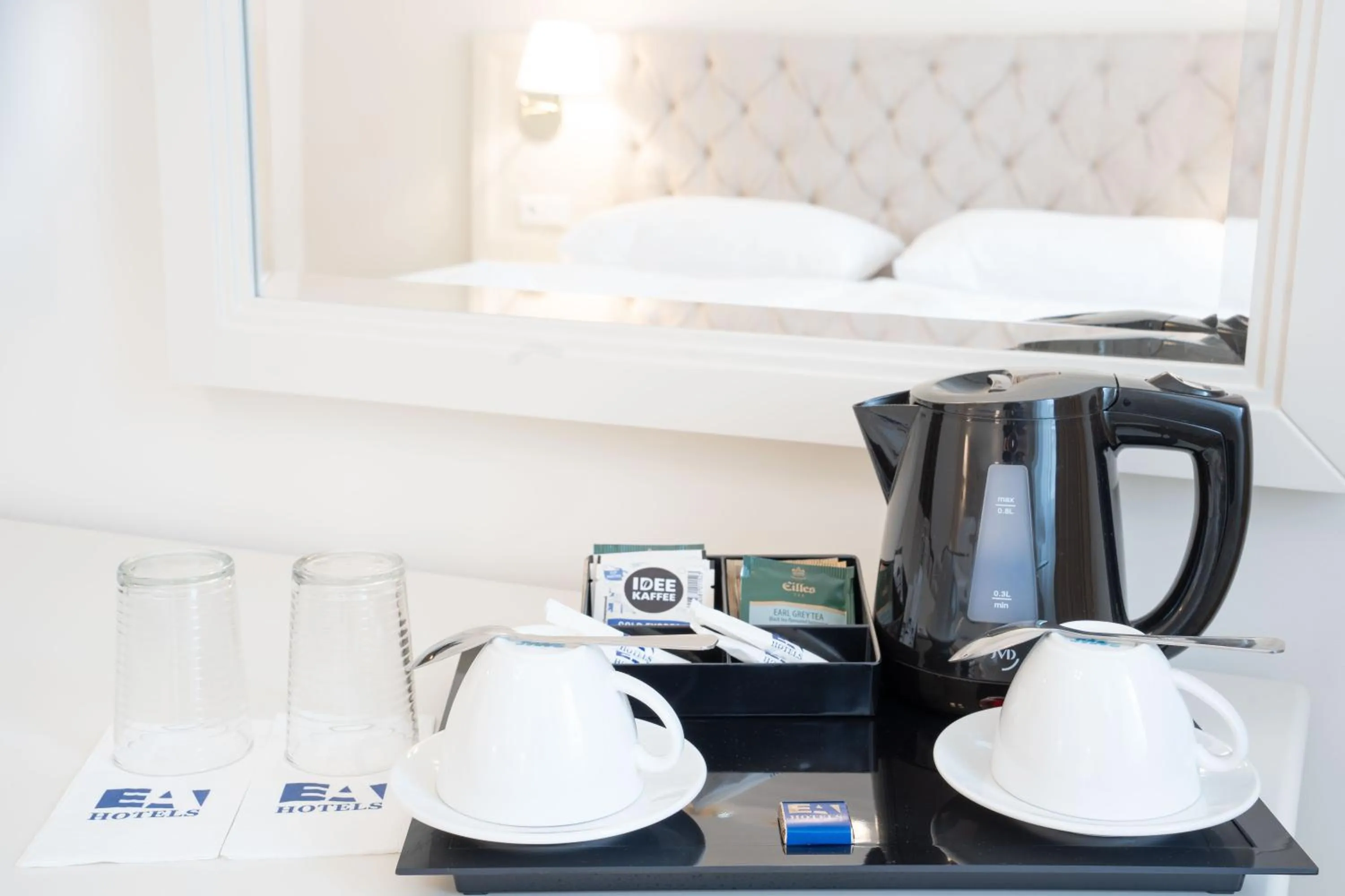 Coffee/tea facilities in EA Hotel Elefant