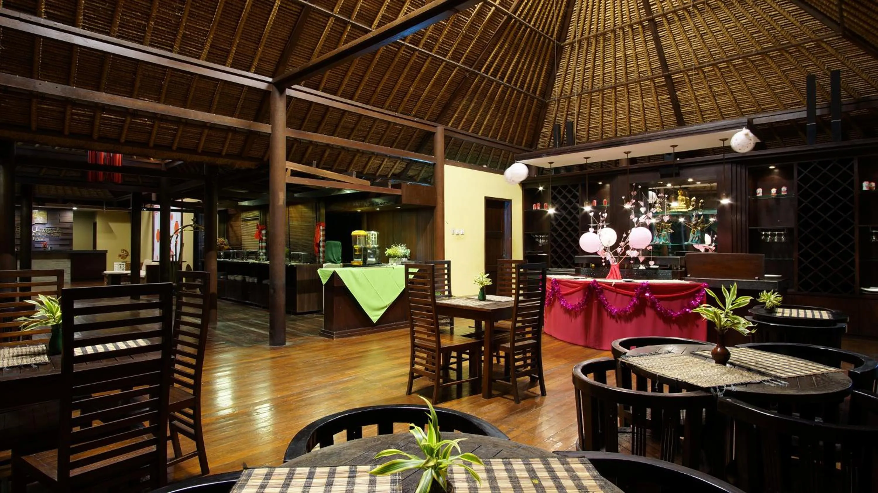 Restaurant/places to eat in Bumi Linggah Villas Bali