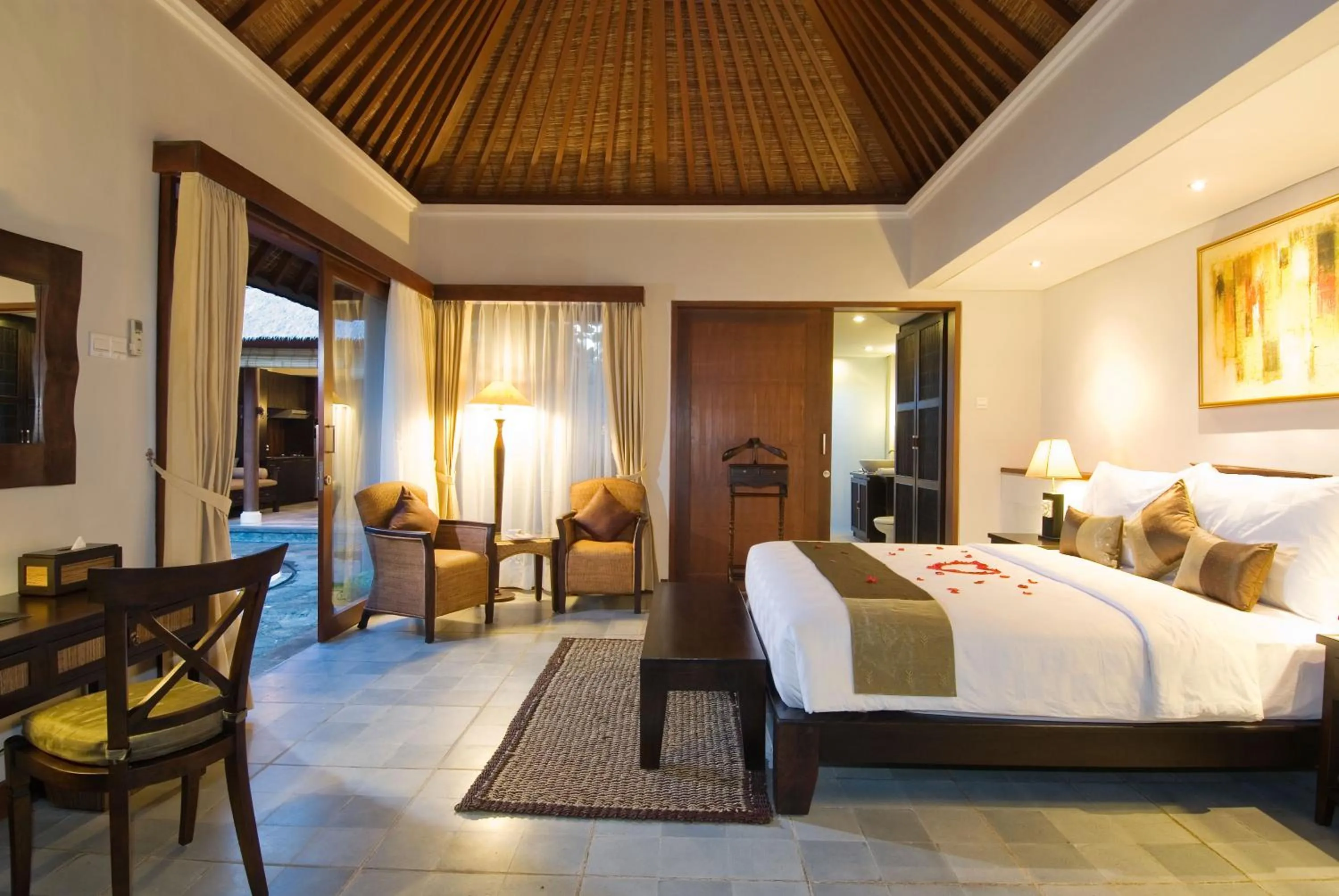 Bed in Bumi Linggah Villas Bali