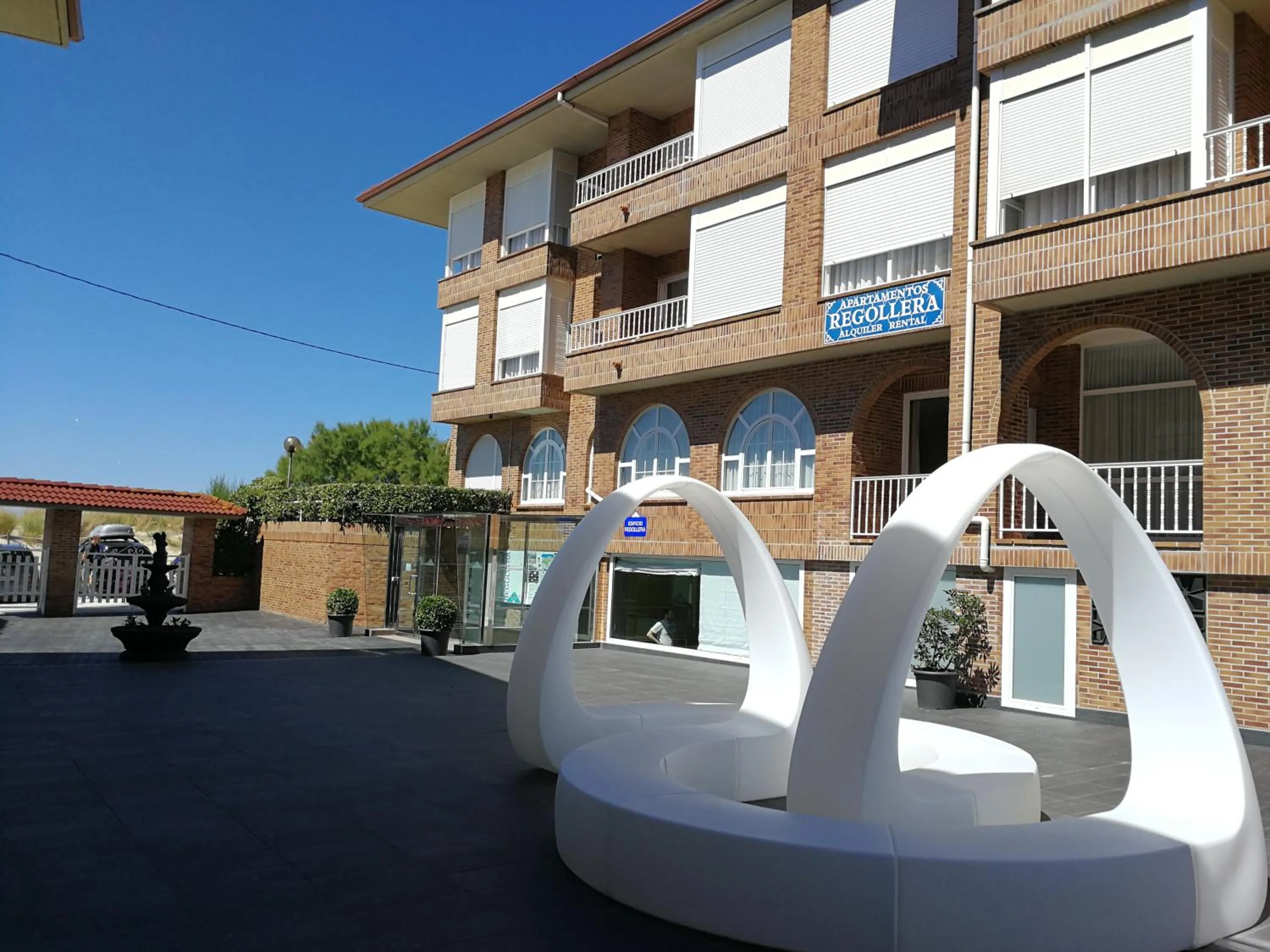 Facade/entrance in Apartamentos Regollera