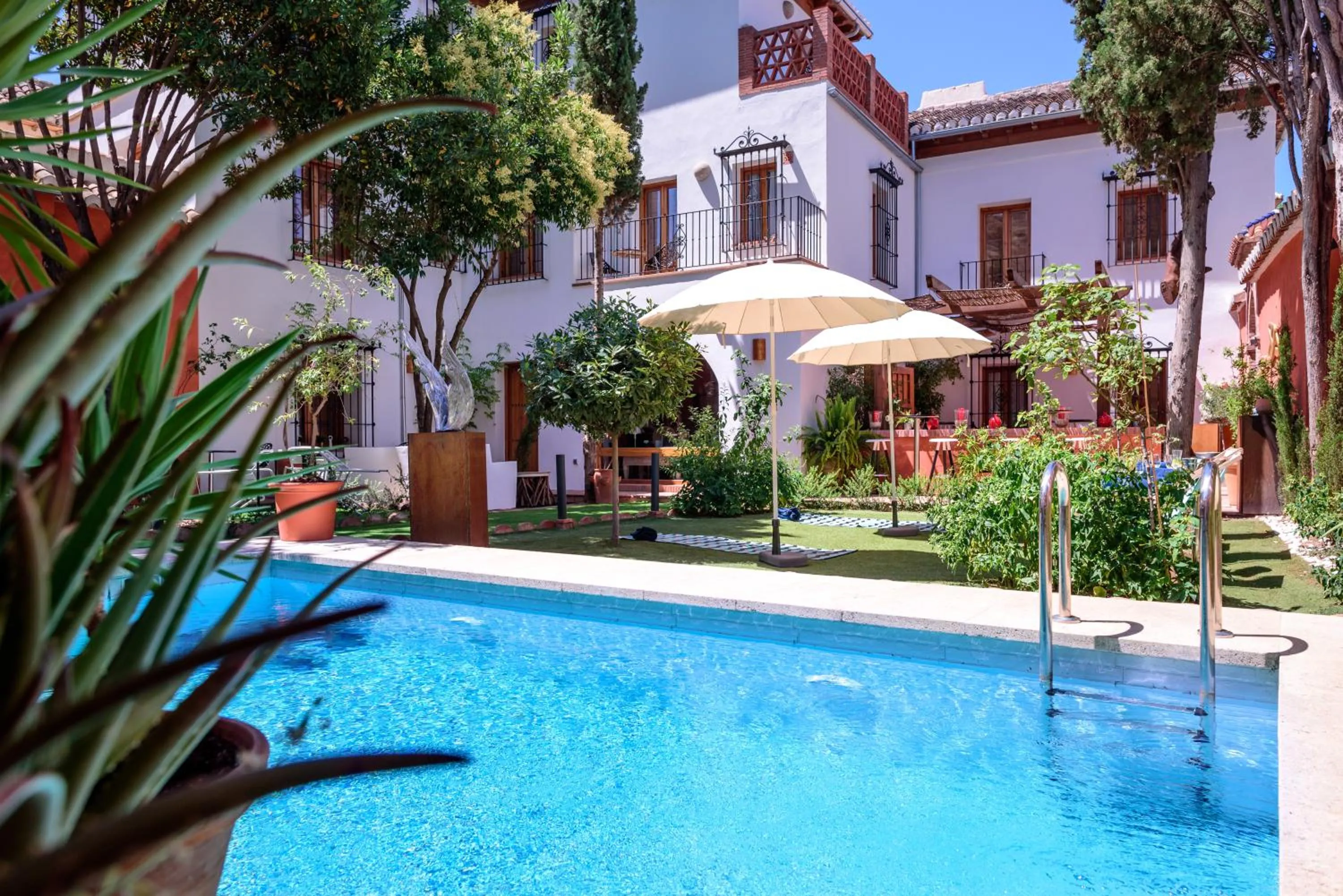 Swimming pool in Alojamiento con Encanto la Luna en el Alba