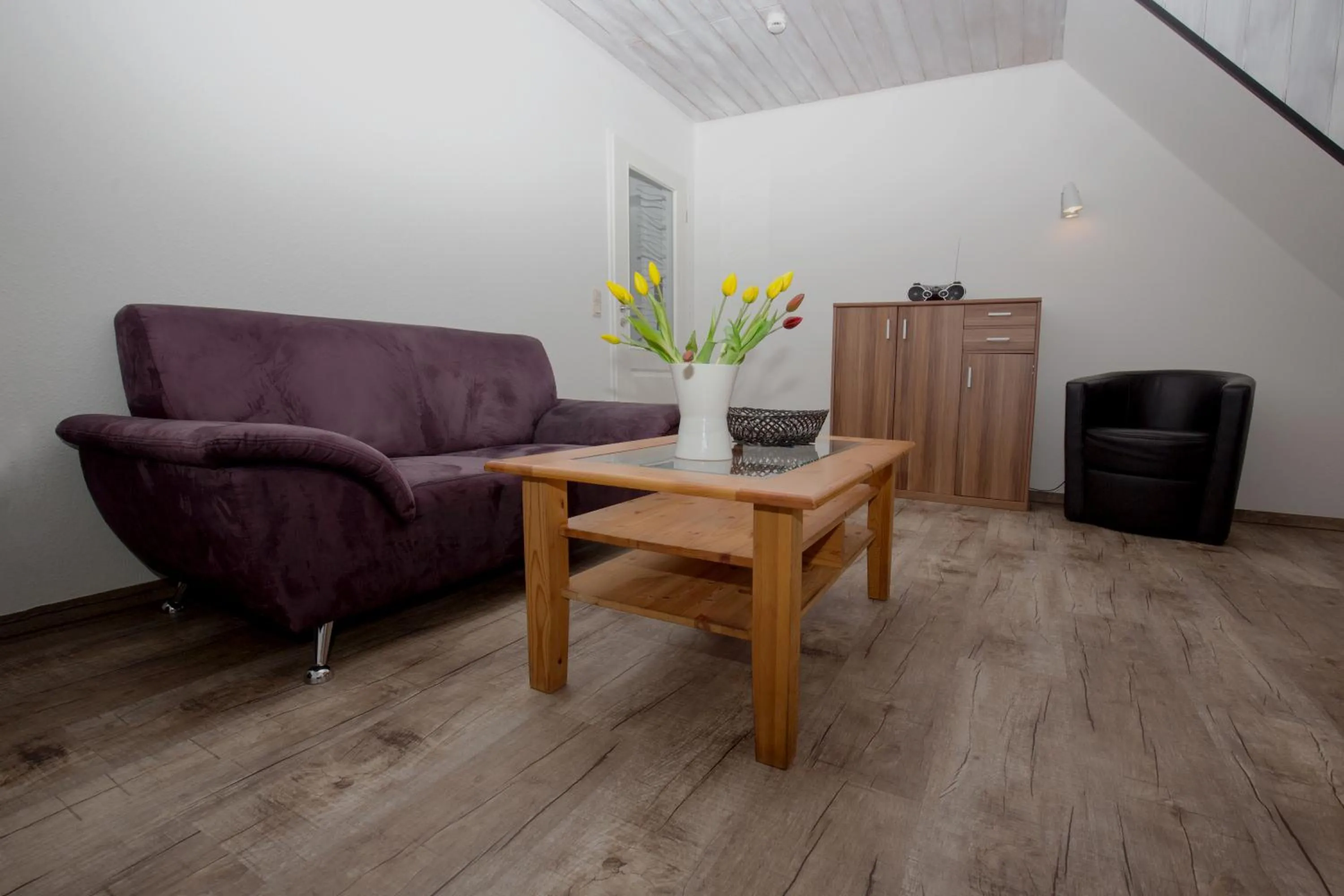 Apartment with Balcony - single occupancy in Ferienwohnung Haus zum Seehund mit Pool, Garten und Tischtennisplatte