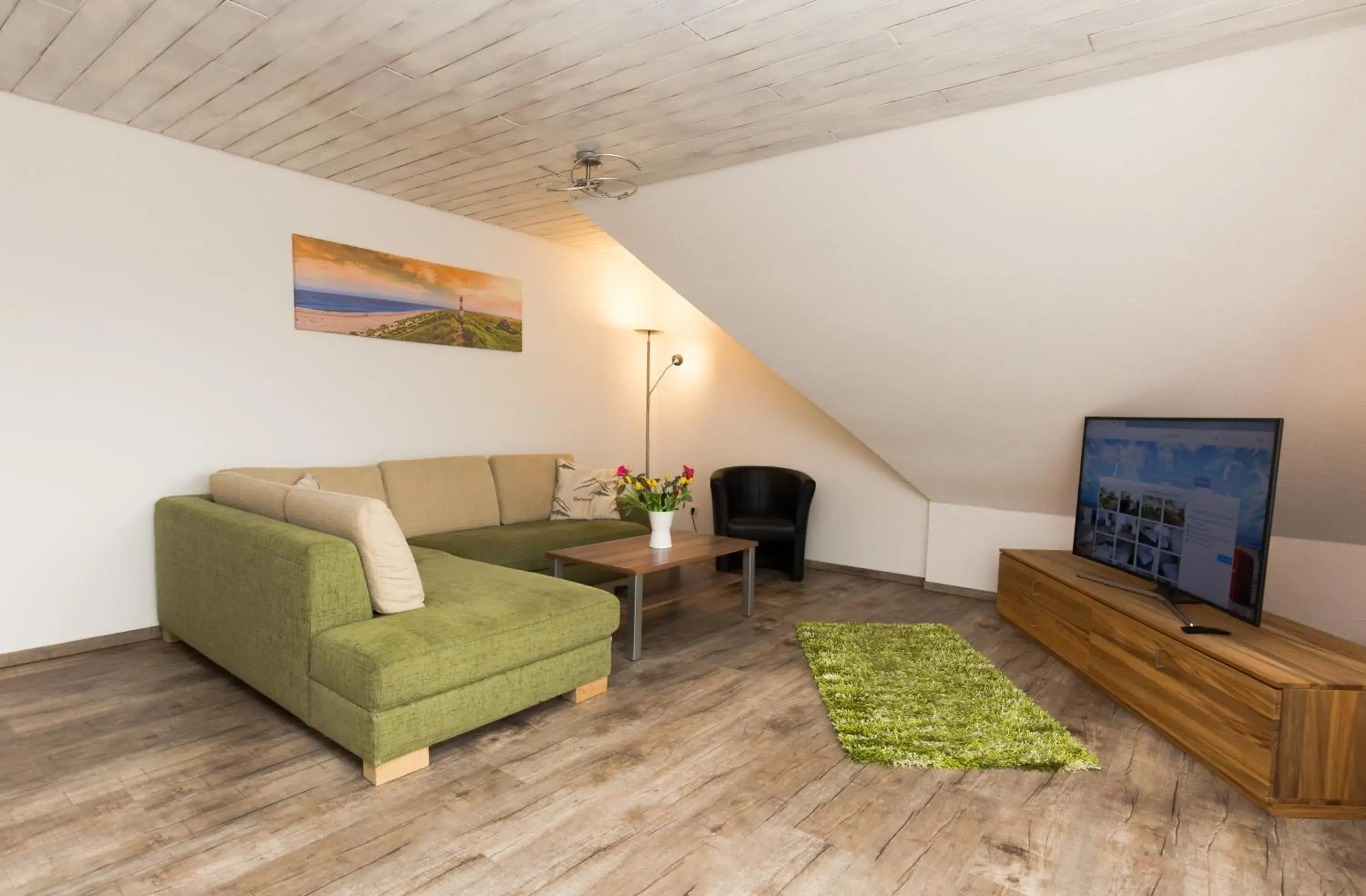 Two-Bedroom Apartment with Balcony - single occupancy in Ferienwohnung Haus zum Seehund mit Pool, Garten und Tischtennisplatte Two-Bedroom Apartment with Balcony - single occupancy in Ferienwohnung Haus zum Seehund mit Pool, Garten und Tischtennisplatte