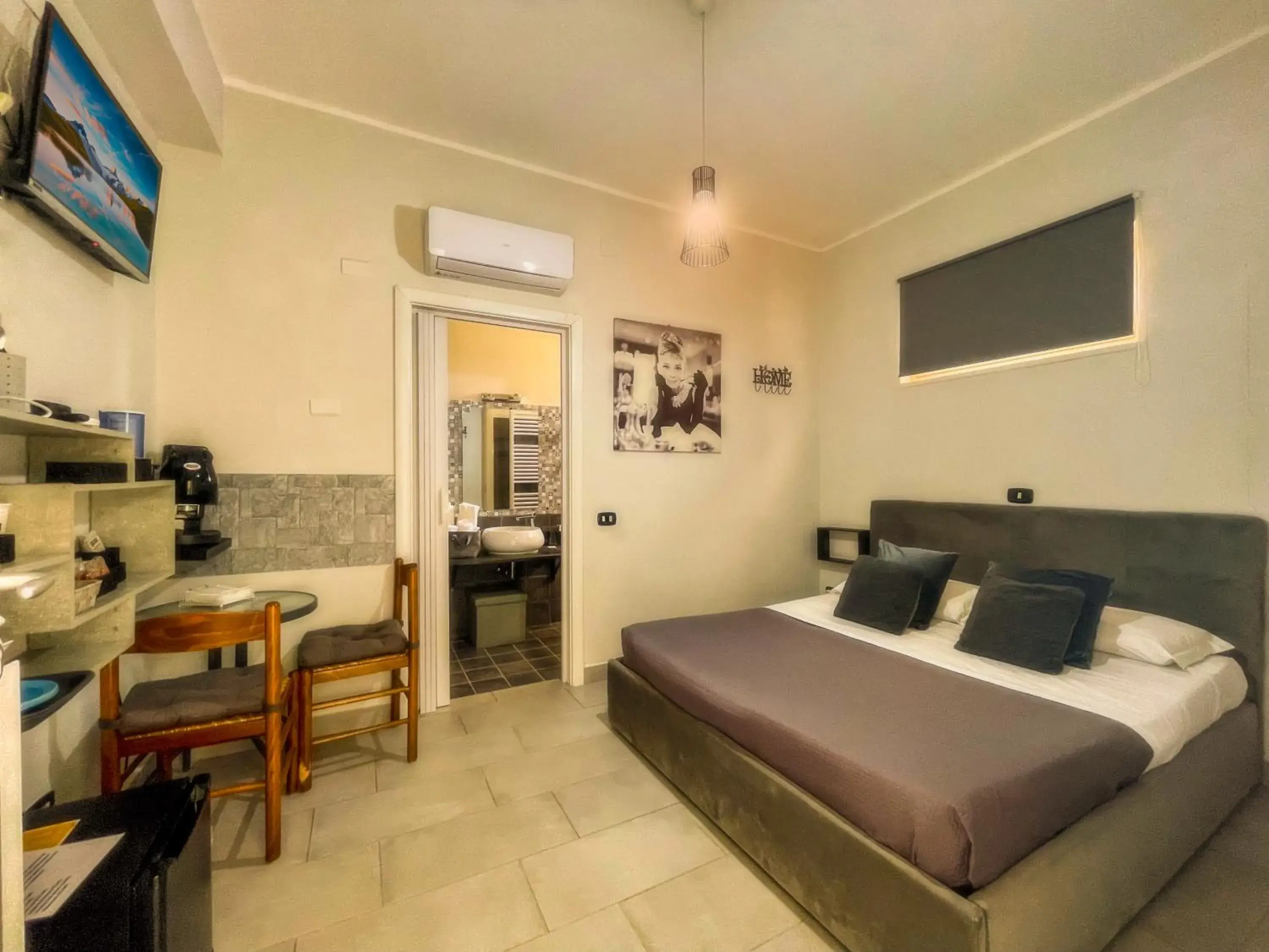 Economy Double Room - single occupancy in B&B Aquino in Terrazza Economy Double Room - single occupancy in B&B Aquino in Terrazza