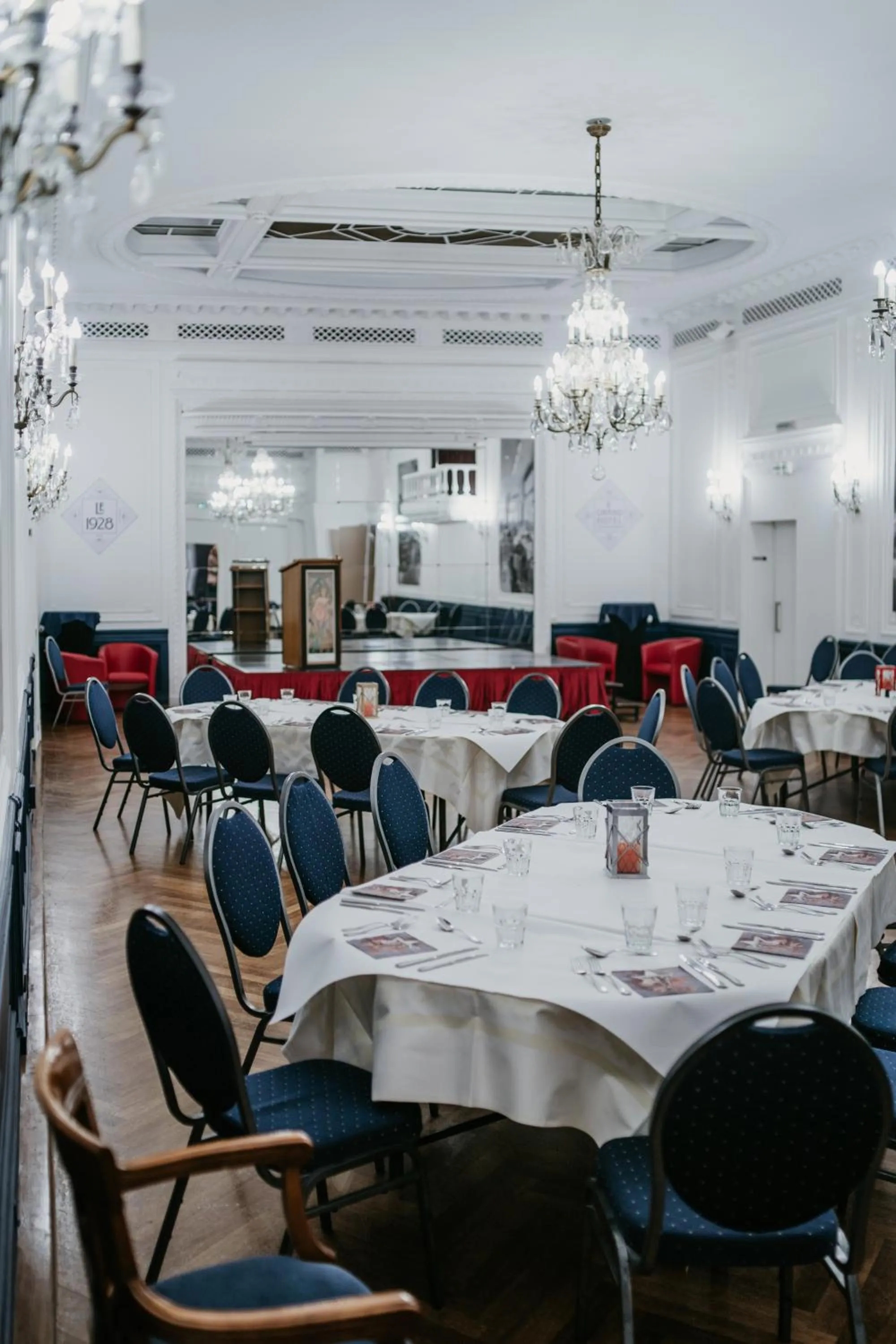 Restaurant/places to eat in Grand Hôtel de Valenciennes