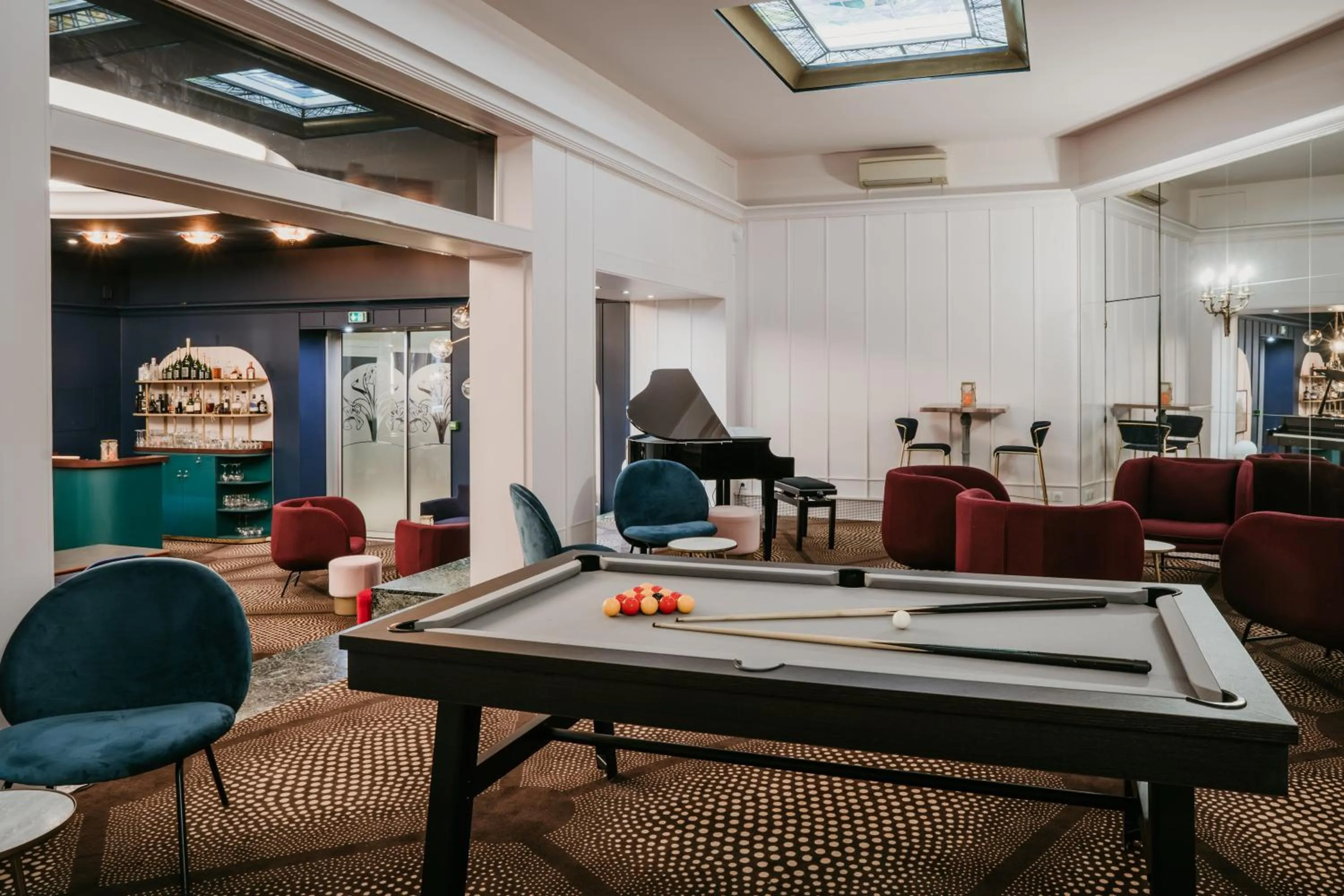 Billiard in Grand Hôtel de Valenciennes