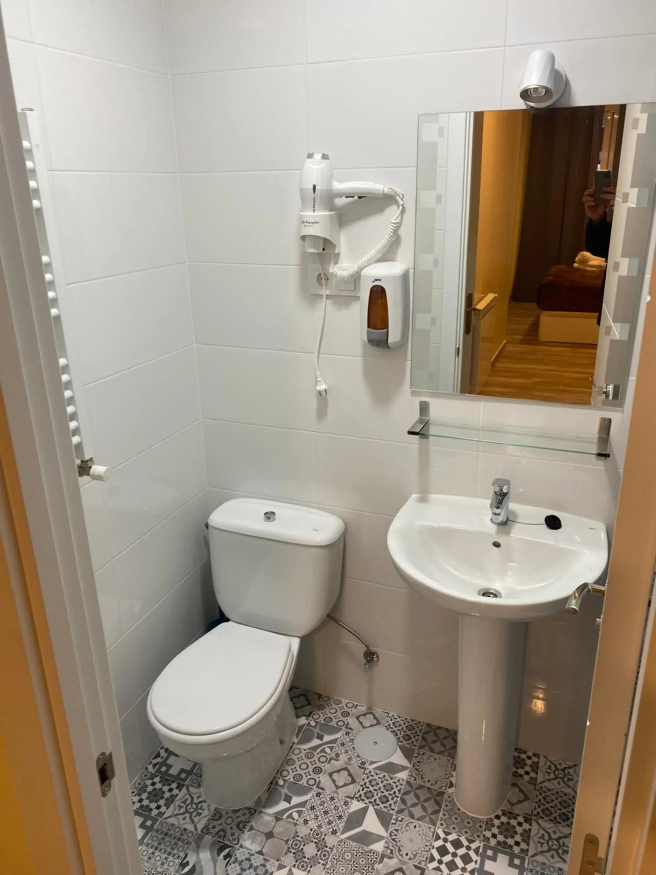 Deluxe Double Room with Balcony in Hostal Alaska Deluxe Double Room with Balcony in Hostal Alaska