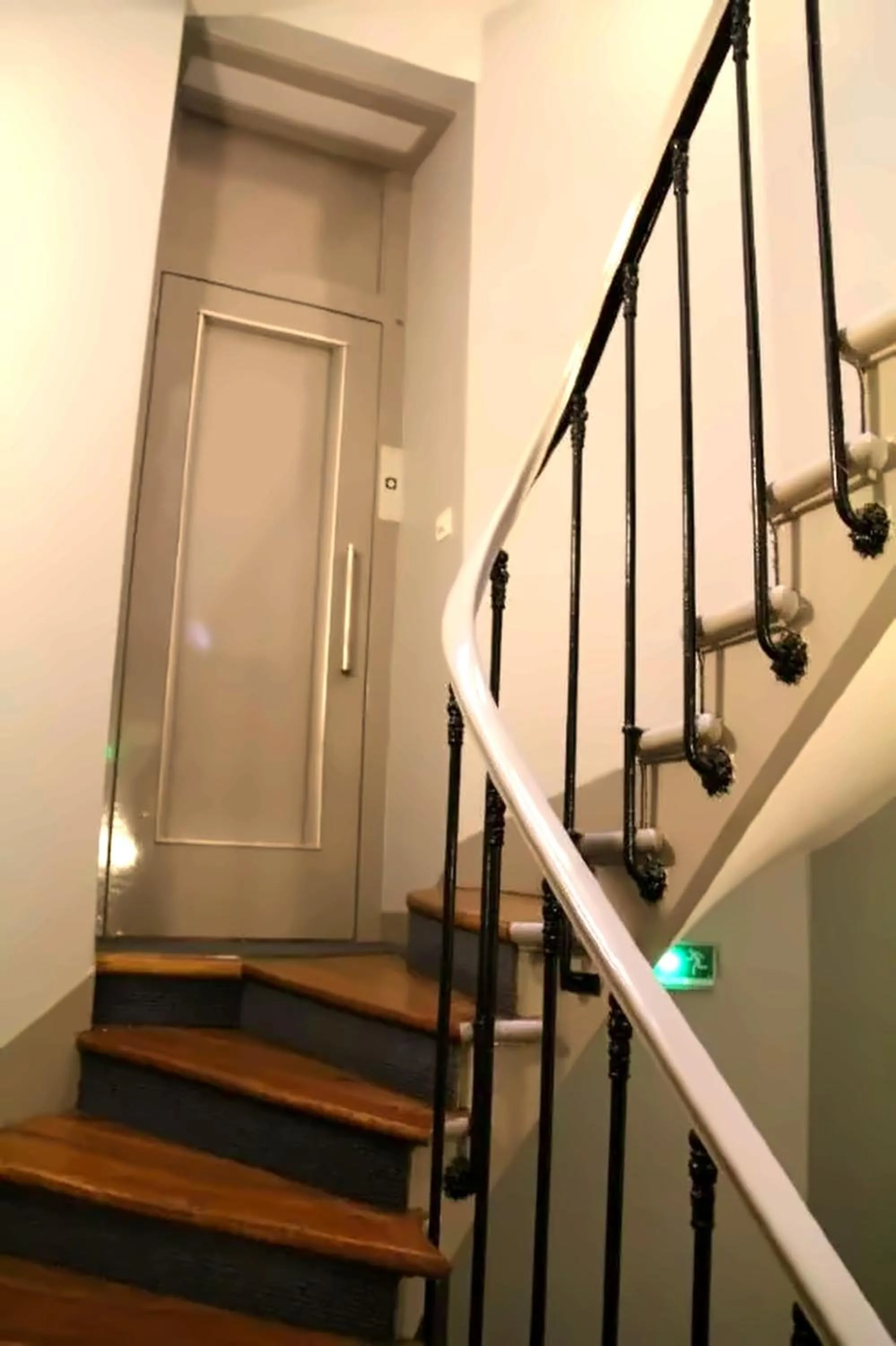 elevator in Hotel Royal Mansart