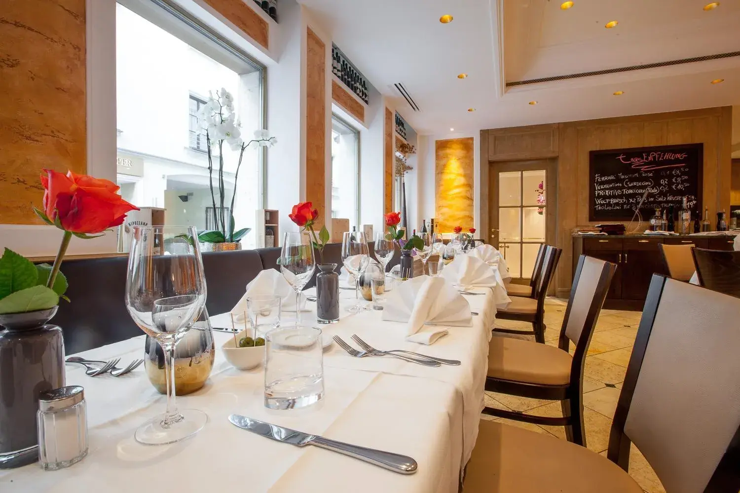 Restaurant/places to eat in Hotel an der Oper Restaurant/places to eat in Hotel an der Oper