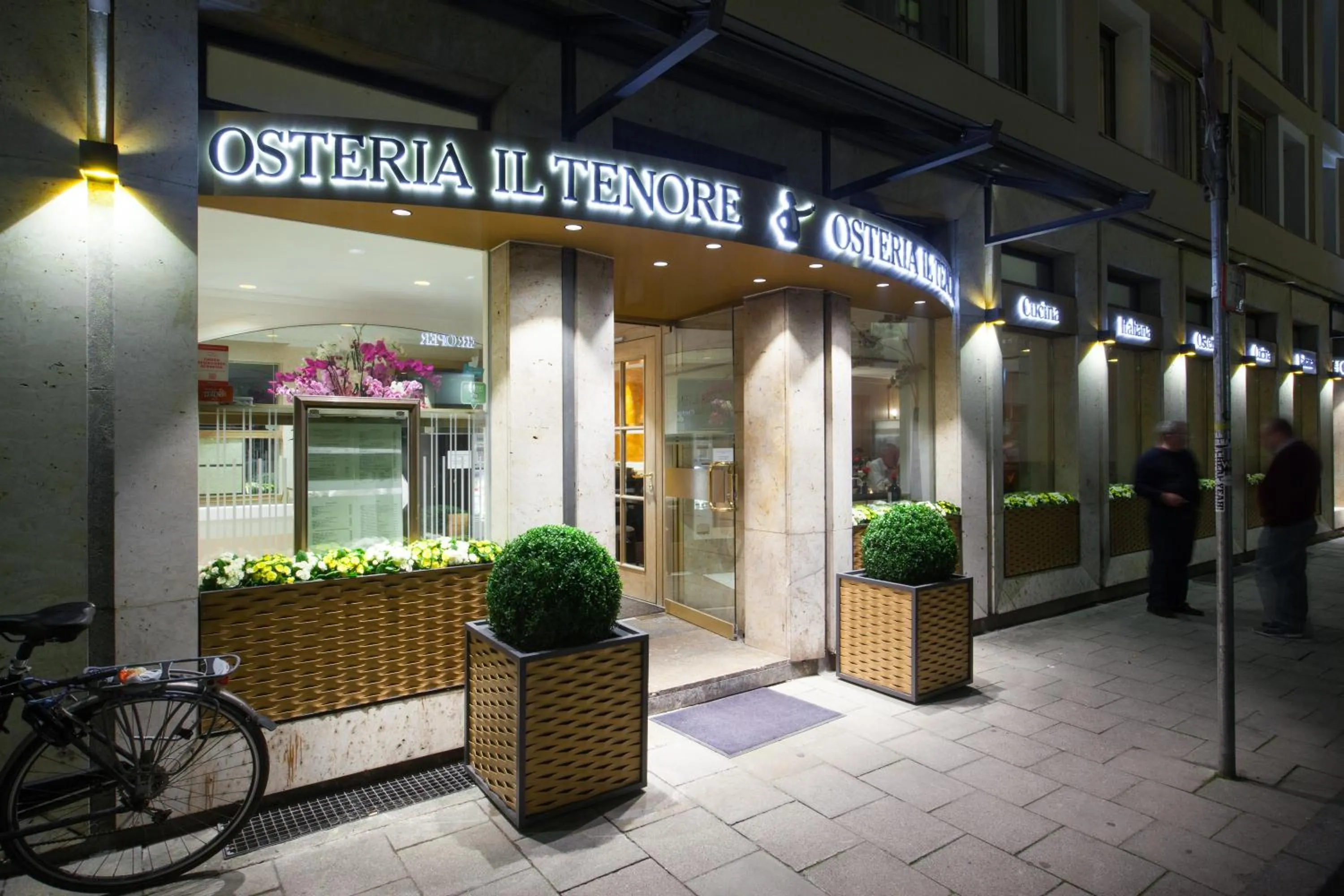 Property building in Hotel an der Oper